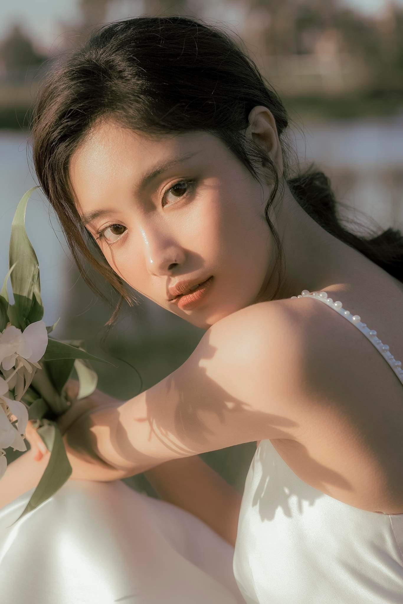 Minh Trang - "bông hồng trong lồng kính" quyết tâm phá vỡ vỏ bọc an toàn để cinh phục mục tiêu ở phía trước.