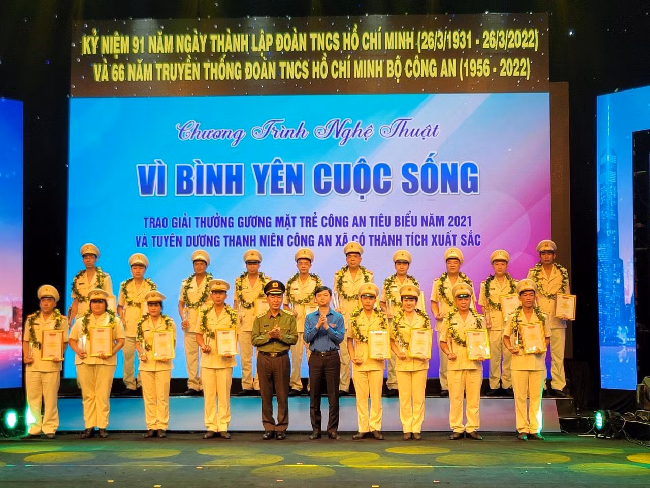 Giải thưởng Gương mặt trẻ Công an tiêu biểu năm 2021.