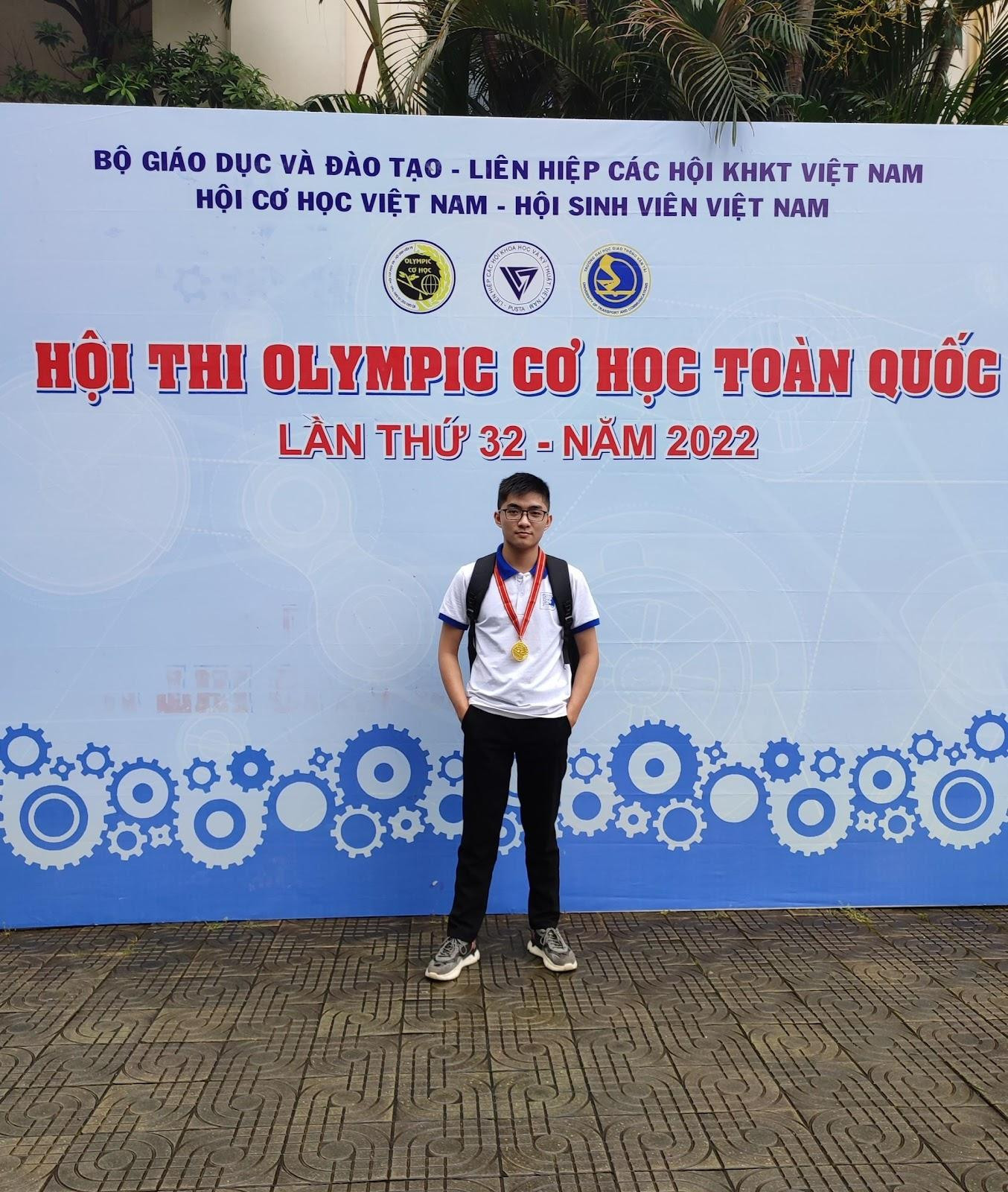Bùi Quốc Bảo học lớp 63CDE, khoa Cầu đường, trường Đại học Xây dựng Hà Nội. Bùi Quốc Bảo học lớp 63CDE, khoa Cầu đường, trường Đại học Xây dựng Hà Nội.