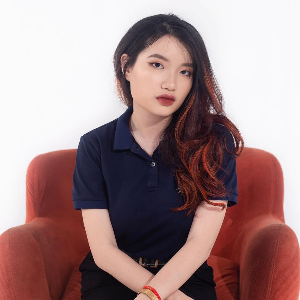 Thùy Linh - sinh viên khoa Luật Quốc tế. Thùy Linh - sinh viên khoa Luật Quốc tế.