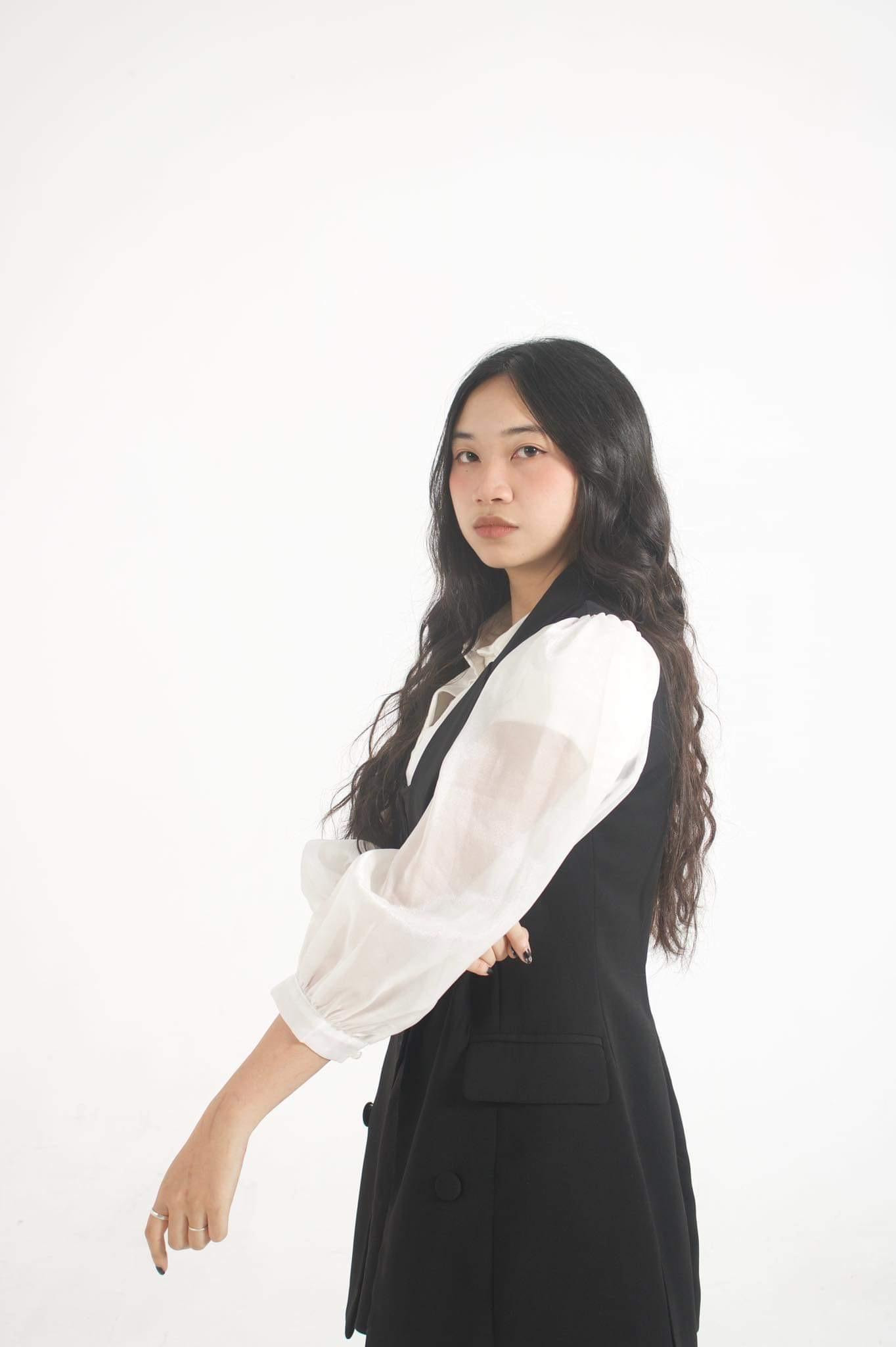 Ngay từ khi còn nhỏ, cô nàng đã có năng khiếu về diễn xuất và nghệ thuật.