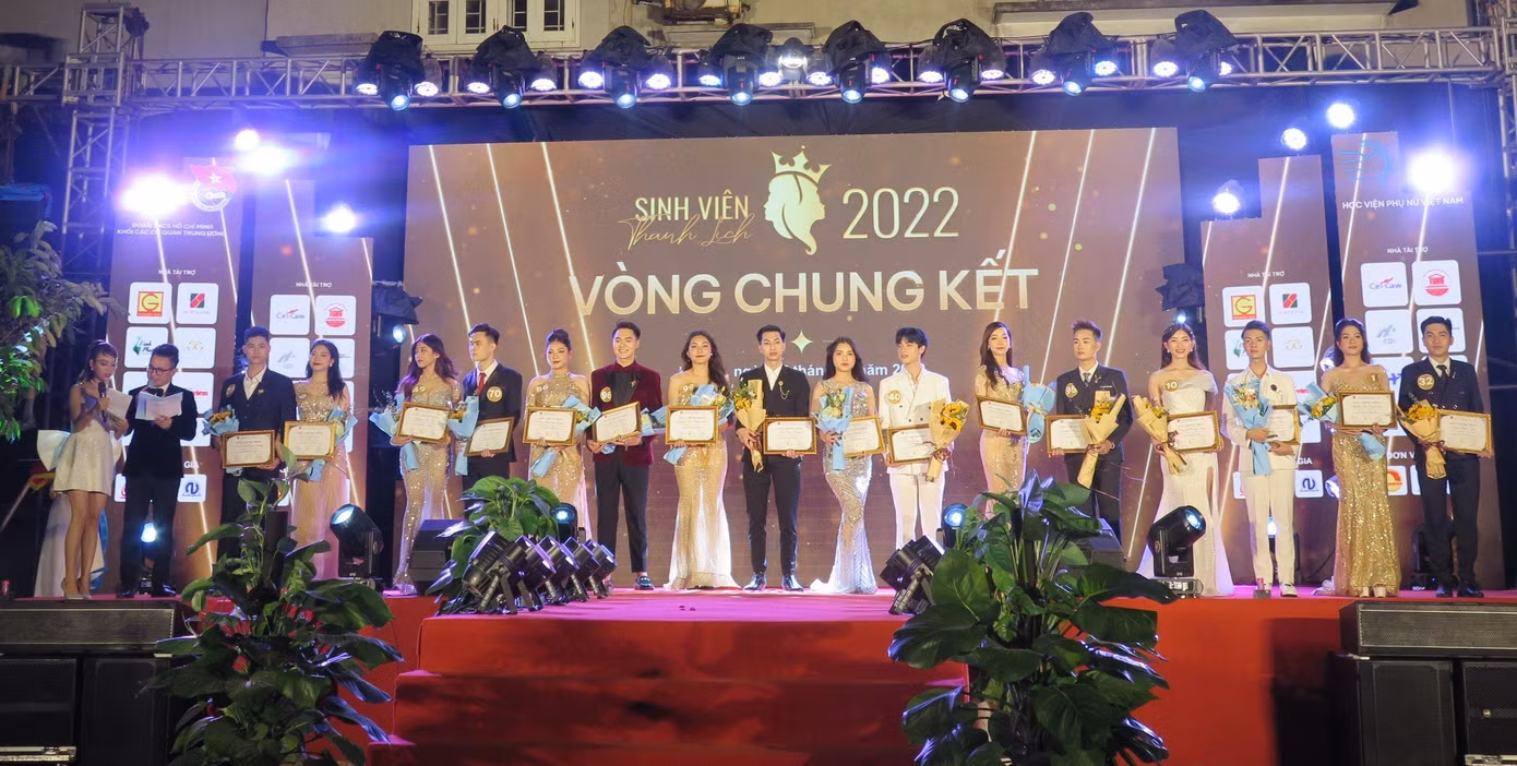 16 thí sinh đến từ các trường đại học, học viện có mặt tại Đêm chung kết cuộc thi.
