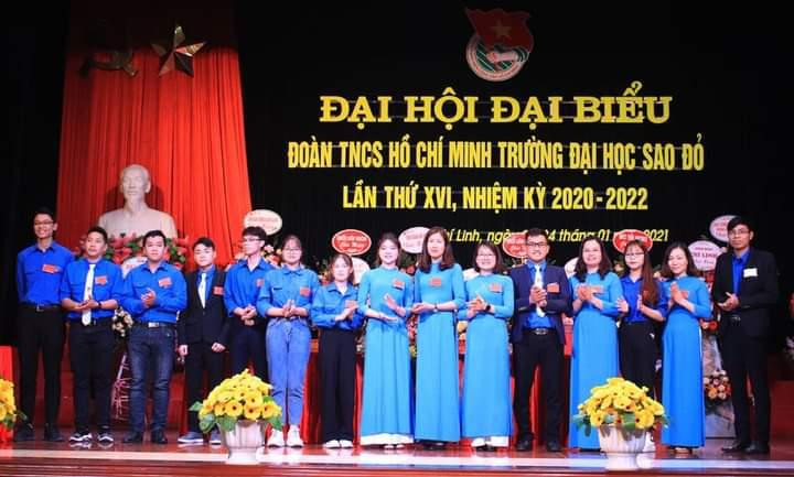 Trong công tác Đoàn Hội, Thảo Hiền được bầu làm Liên đội trưởng và ủy viên Ban chấp hành Đoàn trong nhiều năm liền.