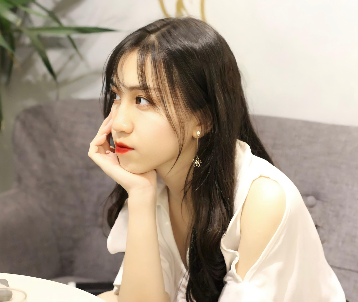 Cô nàng đã đạt được một số thành tích trong 3 năm học qua:Học bổng khuyến khích học tập loại Xuất sắc; Học bổng khuyến khích học tập loại Khá; Sinh viên 5 tốt cấp trường, GPA hiện tại: 3.18/4. Cô nàng đã đạt được một số thành tích trong 3 năm học qua:Học bổng khuyến khích học tập loại Xuất sắc; Học bổng khuyến khích học tập loại Khá; Sinh viên 5 tốt cấp trường, GPA hiện tại: 3.18/4.