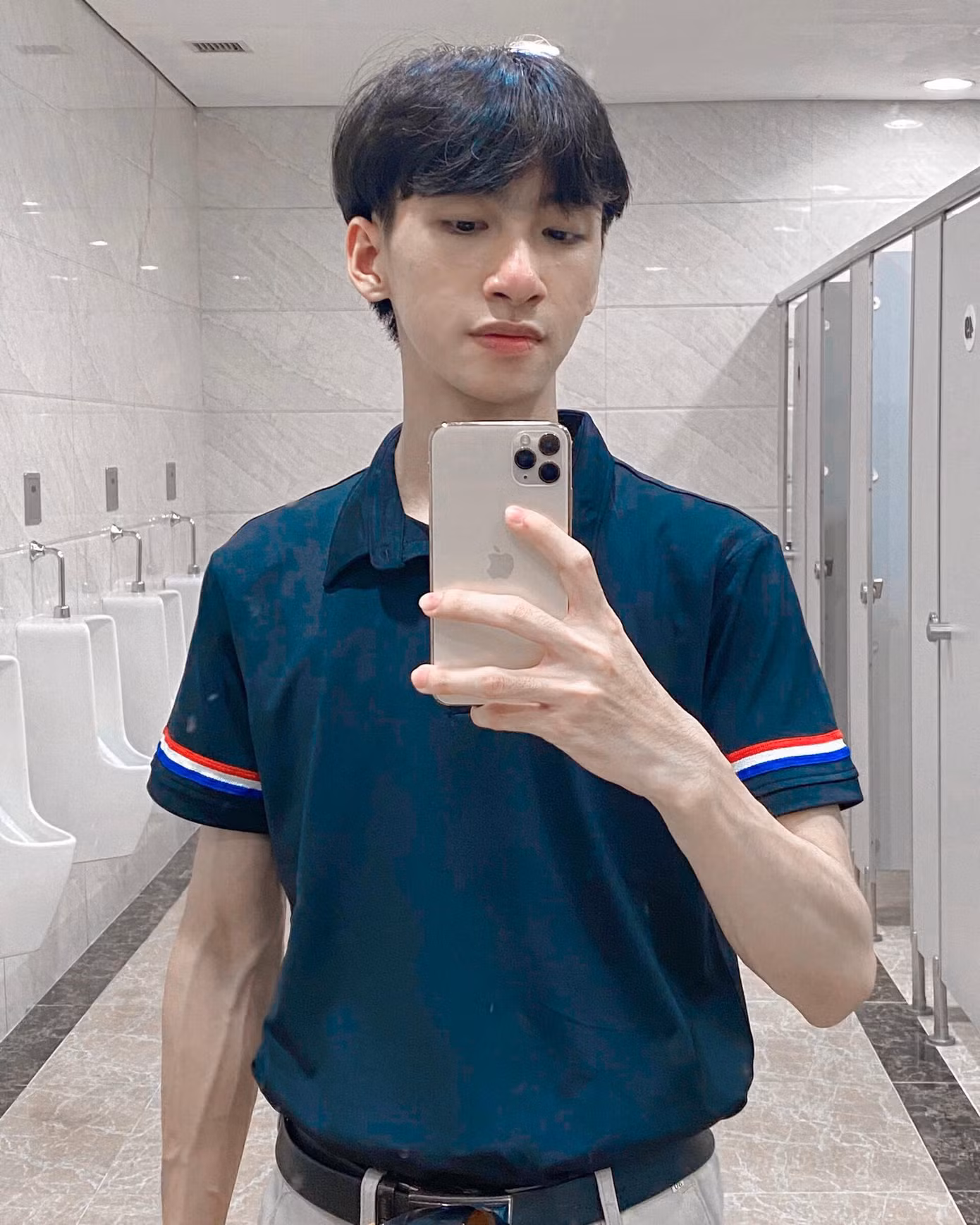 Chàng trai gen Z coi ca hát là niềm đam mê cháy bỏng của mình.