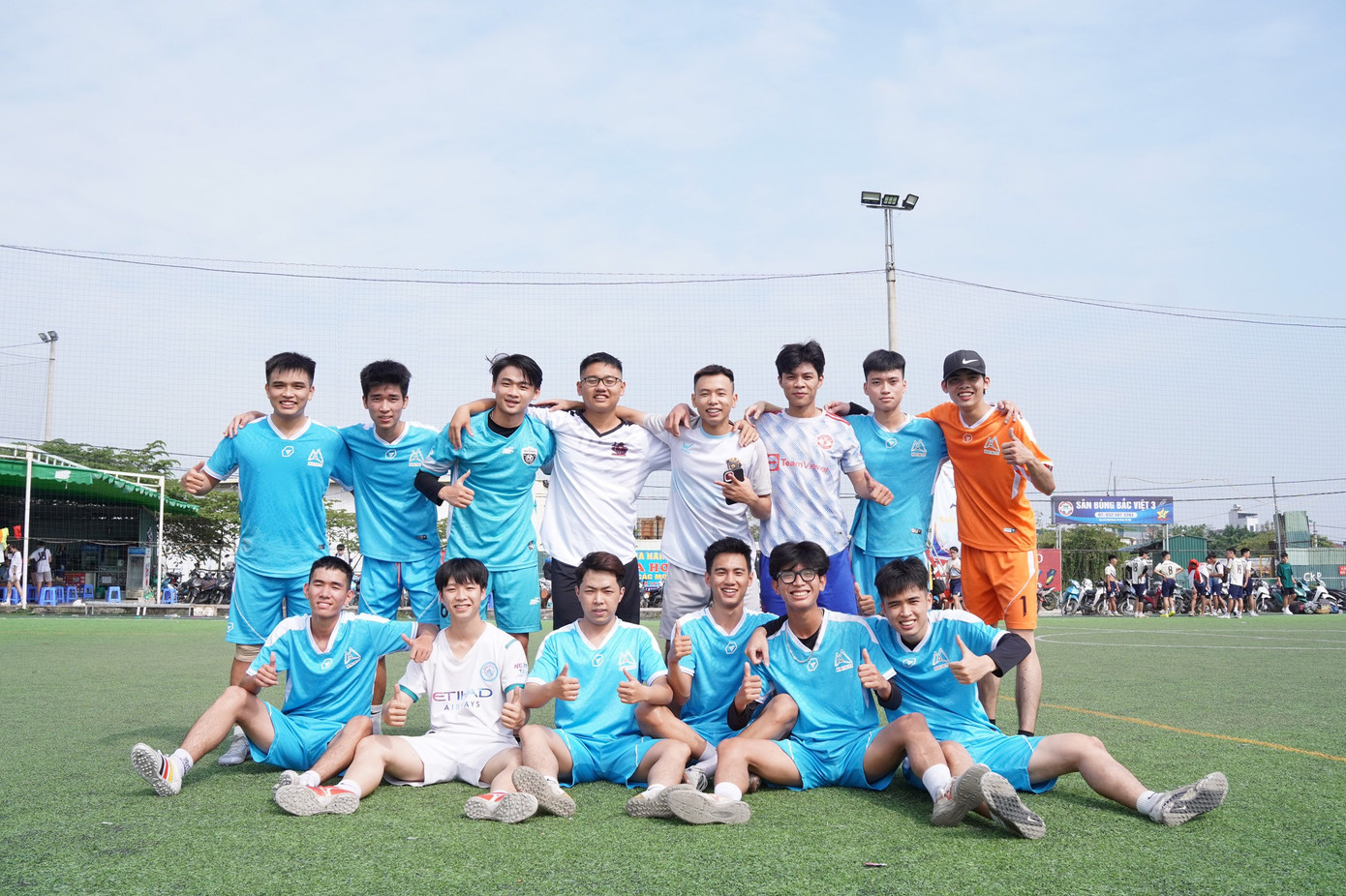 Tuy các giải đấu chỉ là giải phong trào thôi nhưng Gia Huy rất vui vì được theo đuổi đam mê của mình. Tuy các giải đấu chỉ là giải phong trào thôi nhưng Gia Huy rất vui vì được theo đuổi đam mê của mình.