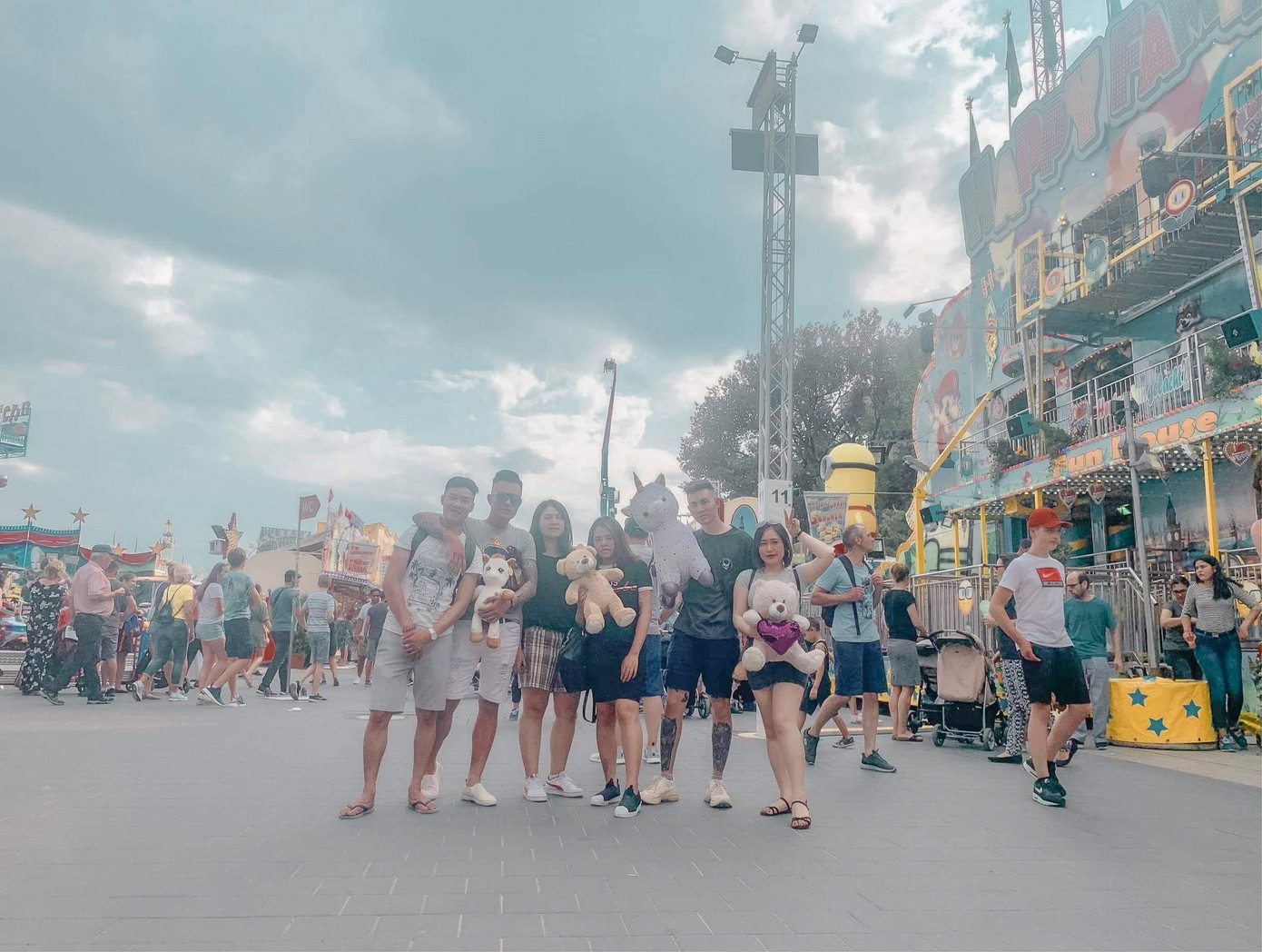 Người thầy giáo có tâm luôn nhận được sự tin yêu của học sinh. Người thầy giáo có tâm luôn nhận được sự tin yêu của học sinh.