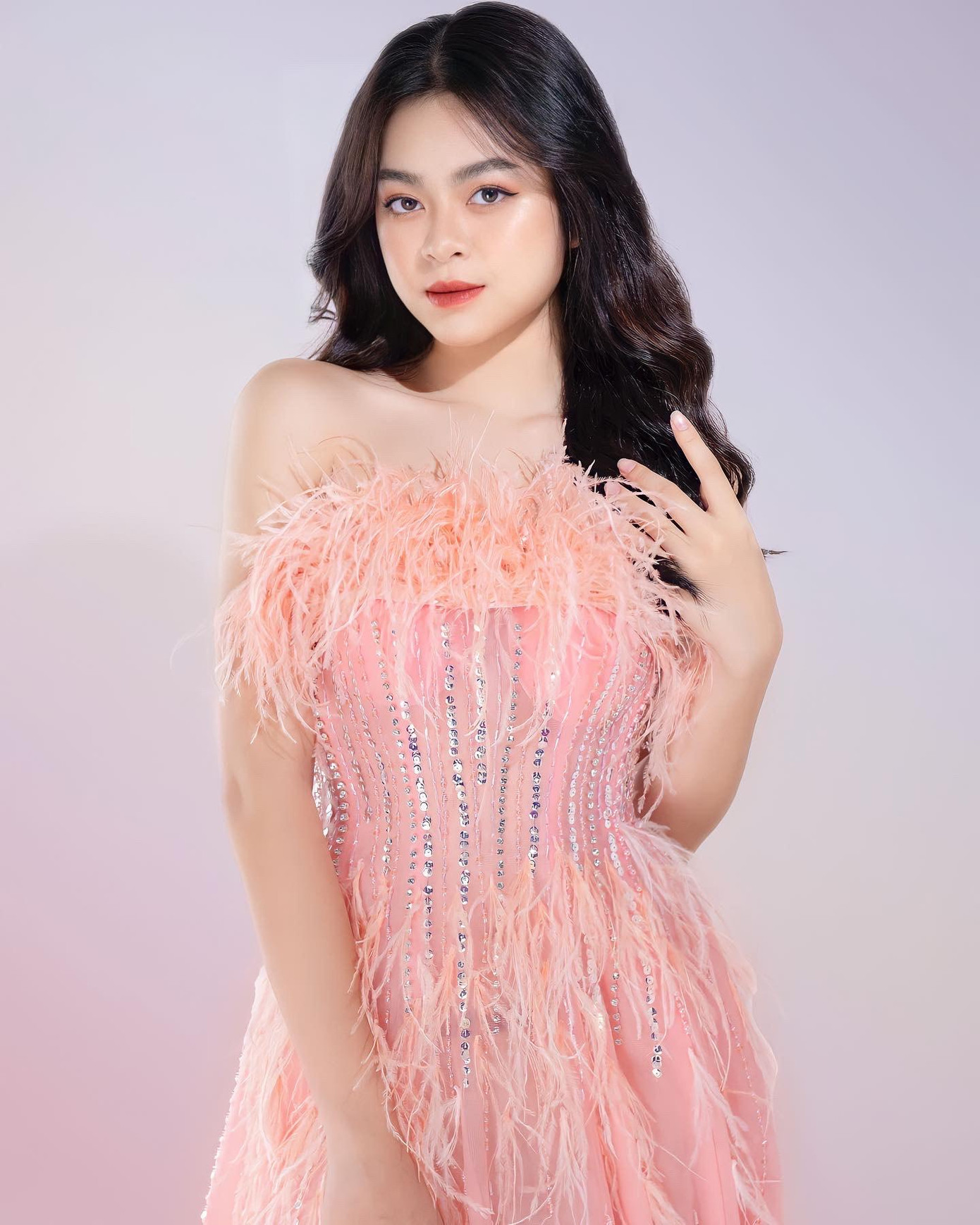 Nguyễn Ngọc Hà Phương (20 tuổi) đang là sinh viên ngành Tài chính ngân hàng của trường Đại học Điện lực.