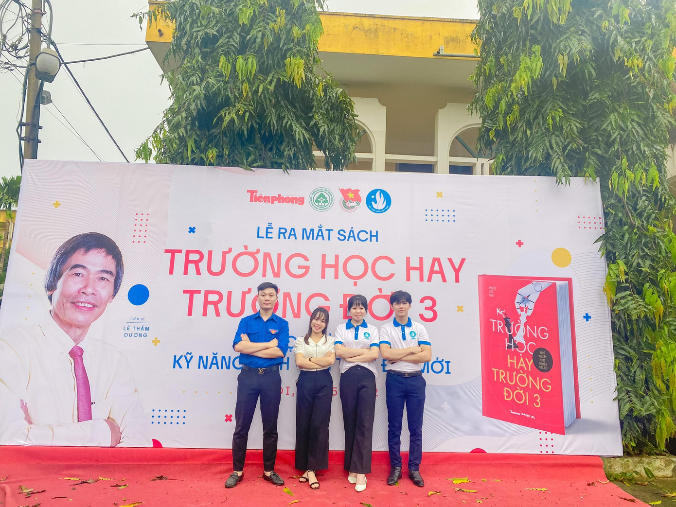 Huy trong lễ Lễ ra mắt đặc san "Trường học hay Trường đời 3" tại Trường Đại học Lâm nghiệp.