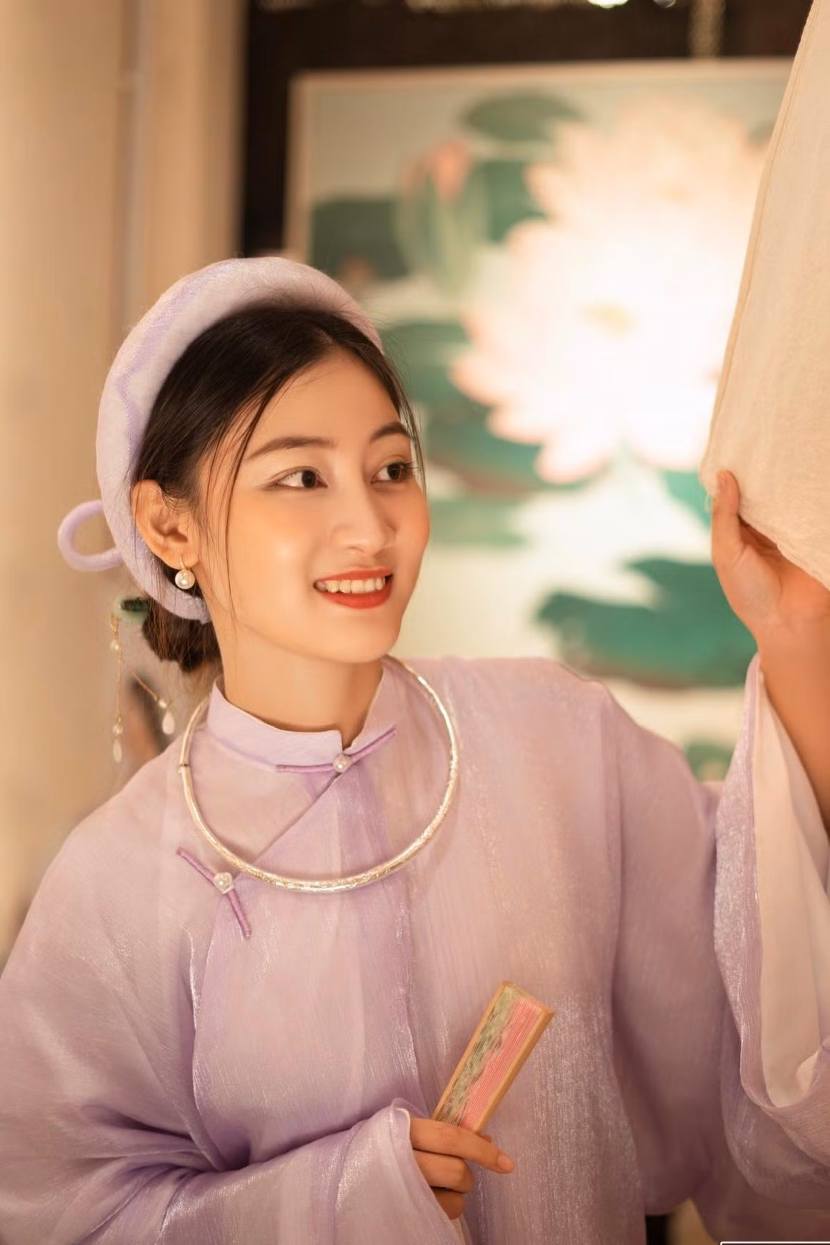 Quan điểm sống của cô gái này là: “Sống tích cực, sống tốt và cứ lạc quan. Nếu không may gặp vấn đề gì trong cuộc sống thì hãy mạnh dạn đối diện với nó”.