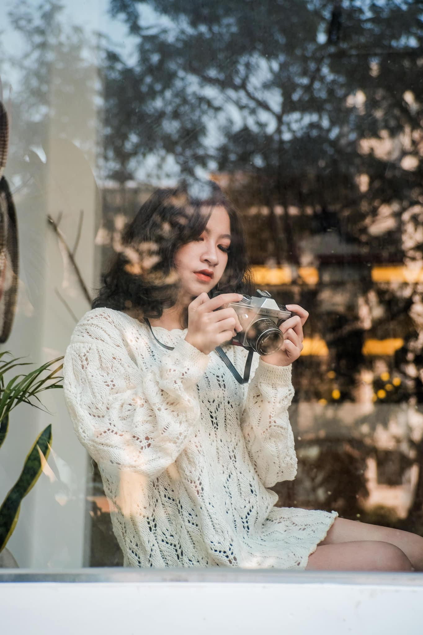 Vậy nhưng, đến một ngày, Minh Anh lại chỉ có thể ngồi im 1 chỗ