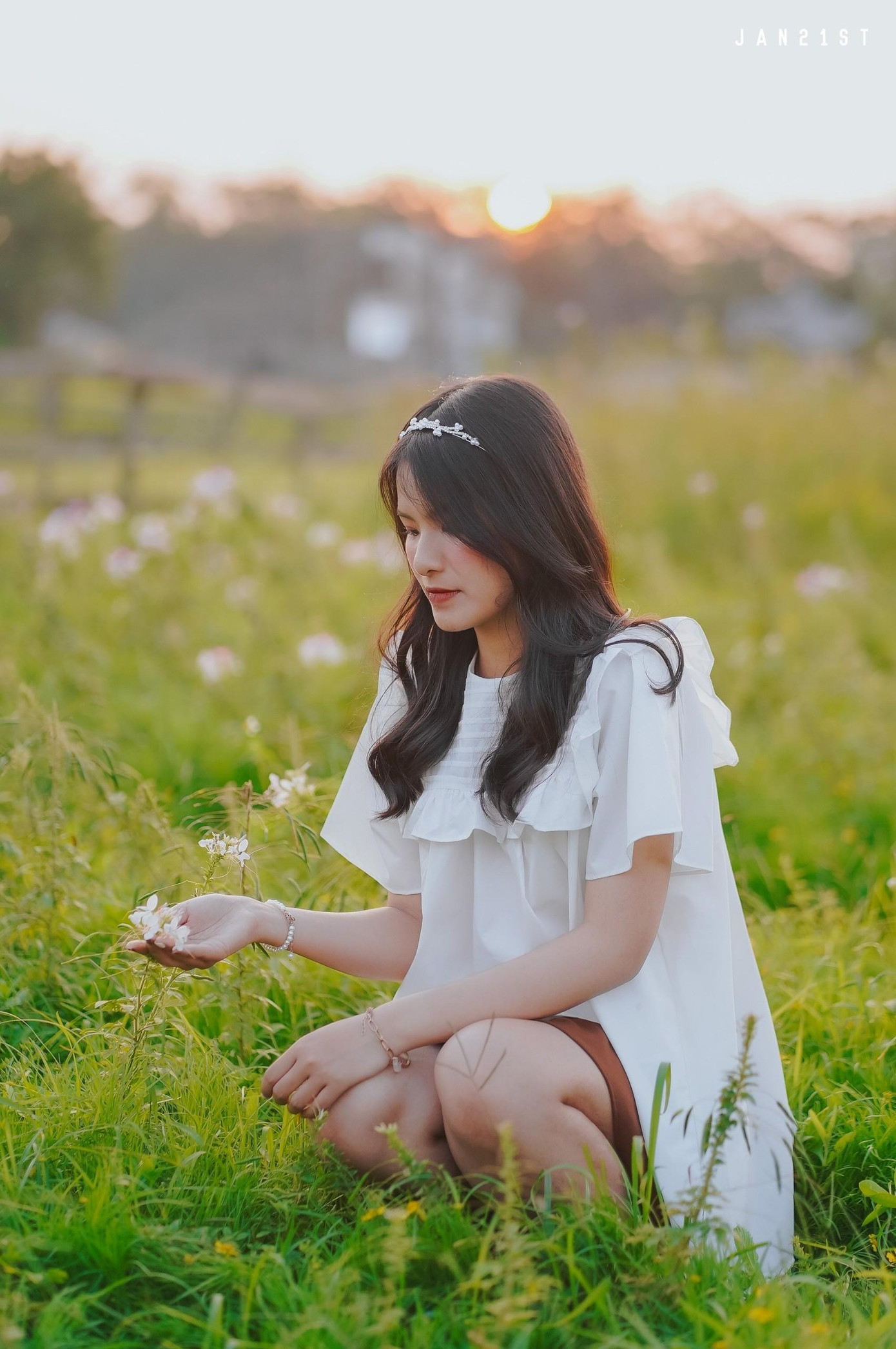 Cô gái luôn nỗ lực không ngừng nghỉ để chinh phục những ước mơ của bản thân. Cô gái luôn nỗ lực không ngừng nghỉ để chinh phục những ước mơ của bản thân.