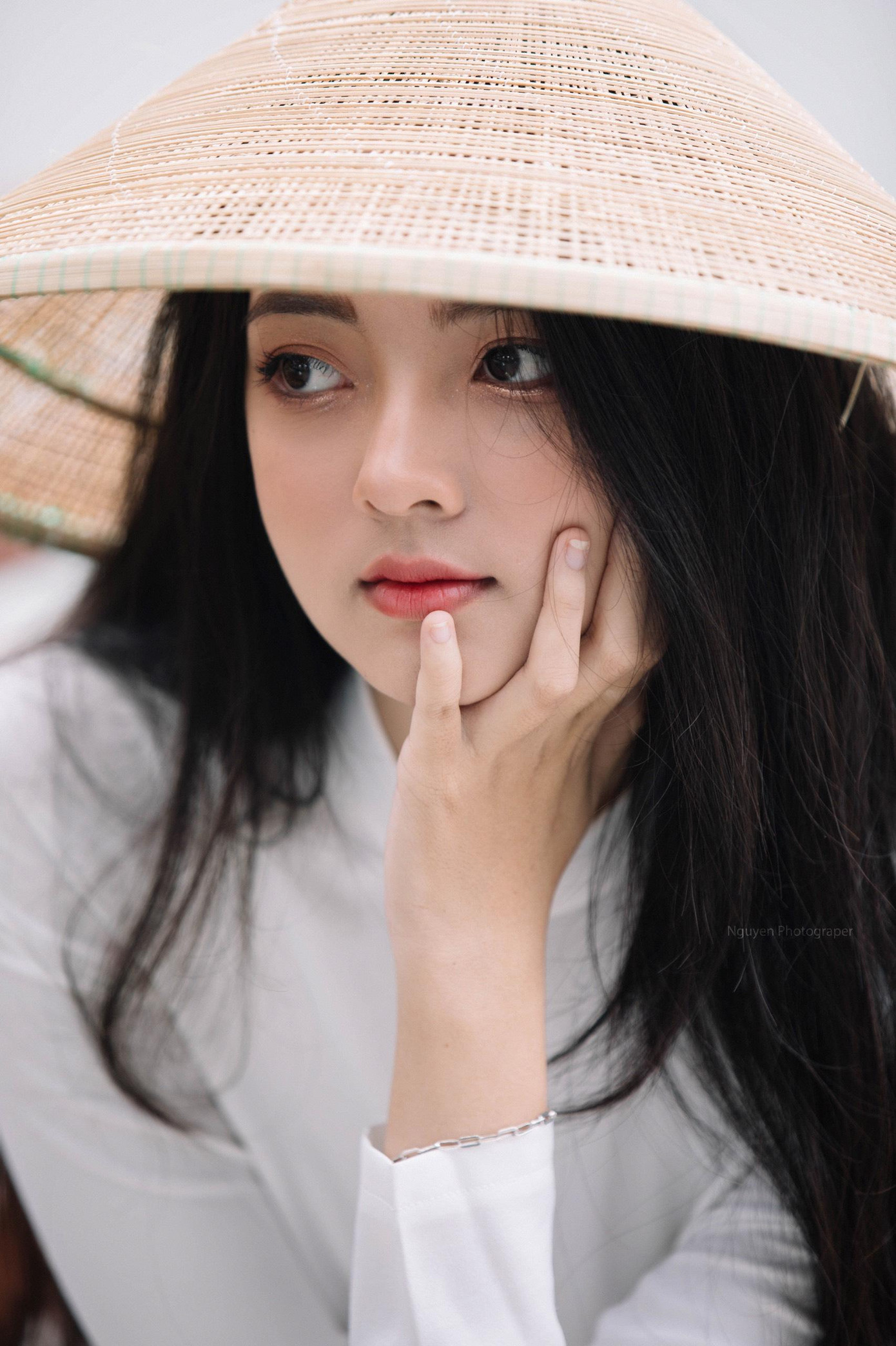 Nét đẹp sắc sảo của thiếu nữ Quảng Nam. Nét đẹp sắc sảo của thiếu nữ Quảng Nam.