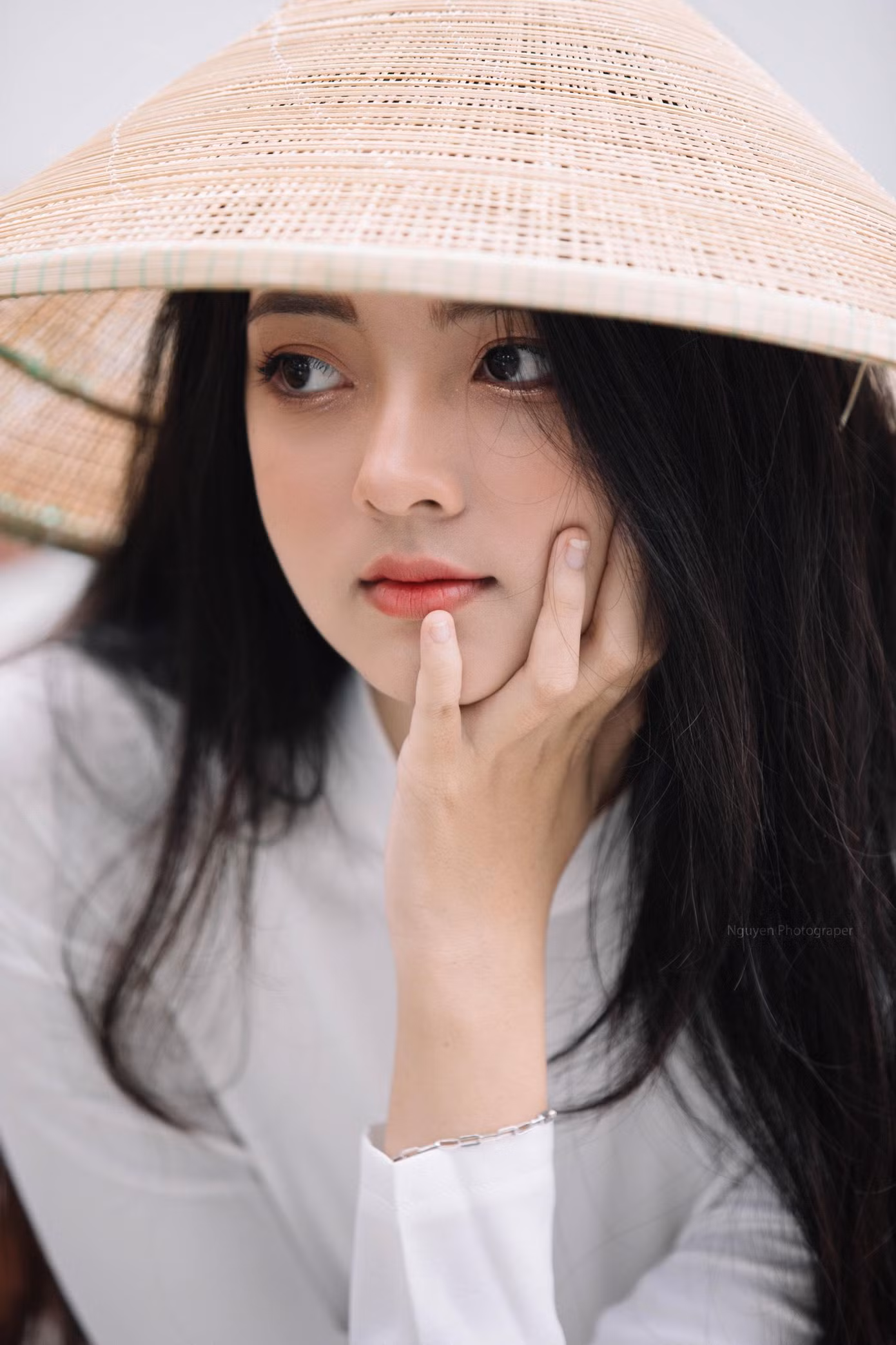Nét đẹp sắc sảo của thiếu nữ Quảng Nam. Nét đẹp sắc sảo của thiếu nữ Quảng Nam.