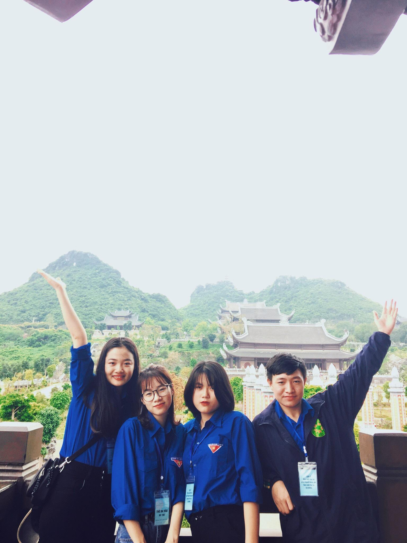 Thơm tích cực tham gia hoạt động tình nguyện vì cộng đồng với mong muốn có thể tận tay trao đến niềm vui và tiếng cười, sự ấm áp sẻ chia cho mọi người, nhân thêm những công trình ý nghĩa của tuổi trẻ. Thơm tích cực tham gia hoạt động tình nguyện vì cộng đồng với mong muốn có thể tận tay trao đến niềm vui và tiếng cười, sự ấm áp sẻ chia cho mọi người, nhân thêm những công trình ý nghĩa của tuổi trẻ.