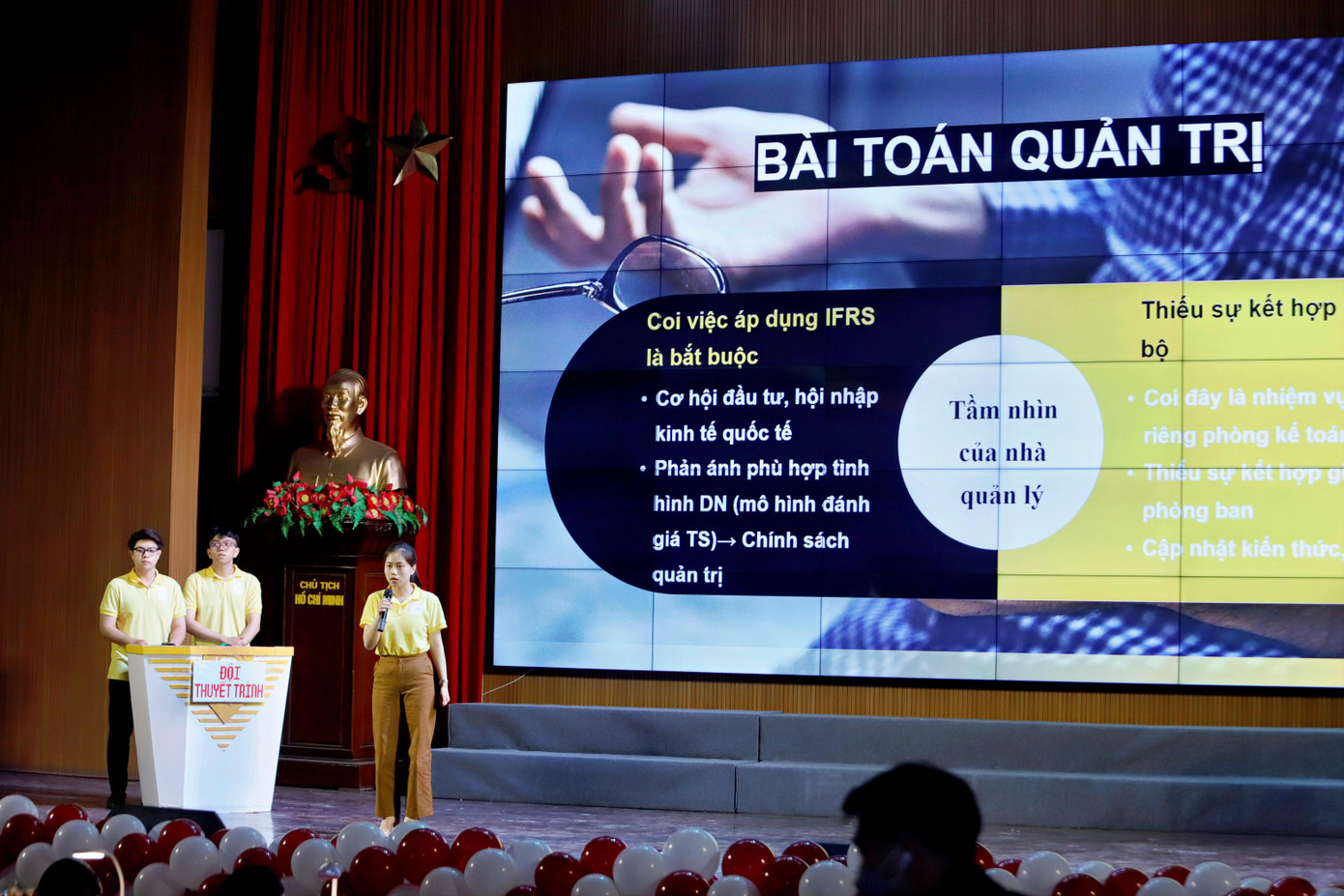 Vòng 3: Thuyết trình và phản biện Vòng 3: Thuyết trình và phản biện