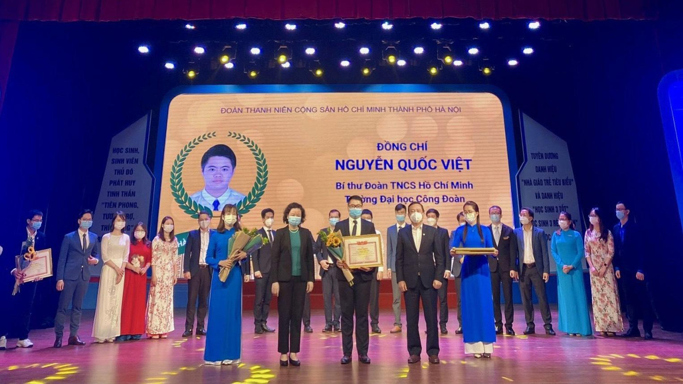 Anh trở thành một trong bốn gương mặt đại diện của thủ đô nhận giải thưởng Lý Tự Trọng. Anh trở thành một trong bốn gương mặt đại diện của thủ đô nhận giải thưởng Lý Tự Trọng.