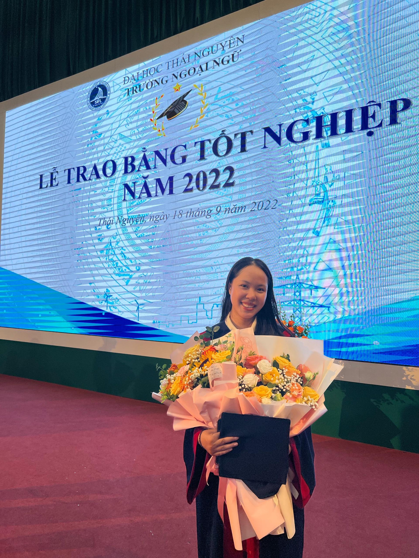 Xuân Hương tốt nghiệp loại Xuất sắc năm 2022 với GPA 3.85/4 (8.83/10), điểm rèn luyện 95, là Đảng viên Đảng Cộng sản Việt Nam. Xuân Hương tốt nghiệp loại Xuất sắc năm 2022 với GPA 3.85/4 (8.83/10), điểm rèn luyện 95, là Đảng viên Đảng Cộng sản Việt Nam.