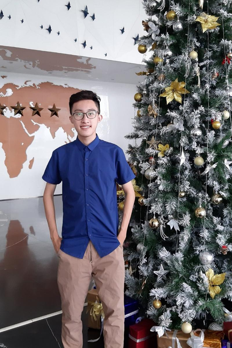 Bản thân Thành luôn tự nhủ rằng, ai cũng có timeline riêng và hi vọng bản thân của ngày mai sẽ tốt hơn bản thân của ngày hôm qua một chút. Bản thân Thành luôn tự nhủ rằng, ai cũng có timeline riêng và hi vọng bản thân của ngày mai sẽ tốt hơn bản thân của ngày hôm qua một chút.