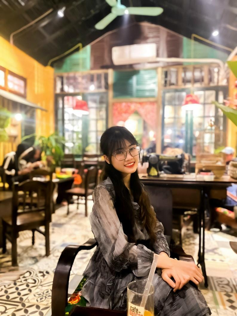 Ngay trong năm học đầu tiên, Vân Anh đã tham gia cuộc thi: “Tiếng hát học sinh, sinh viên trường Đại học Lâm nghiệp – The voice VNUF 2020’’ và đạt giải khuyến khích. Ngay trong năm học đầu tiên, Vân Anh đã tham gia cuộc thi: “Tiếng hát học sinh, sinh viên trường Đại học Lâm nghiệp – The voice VNUF 2020’’ và đạt giải khuyến khích.