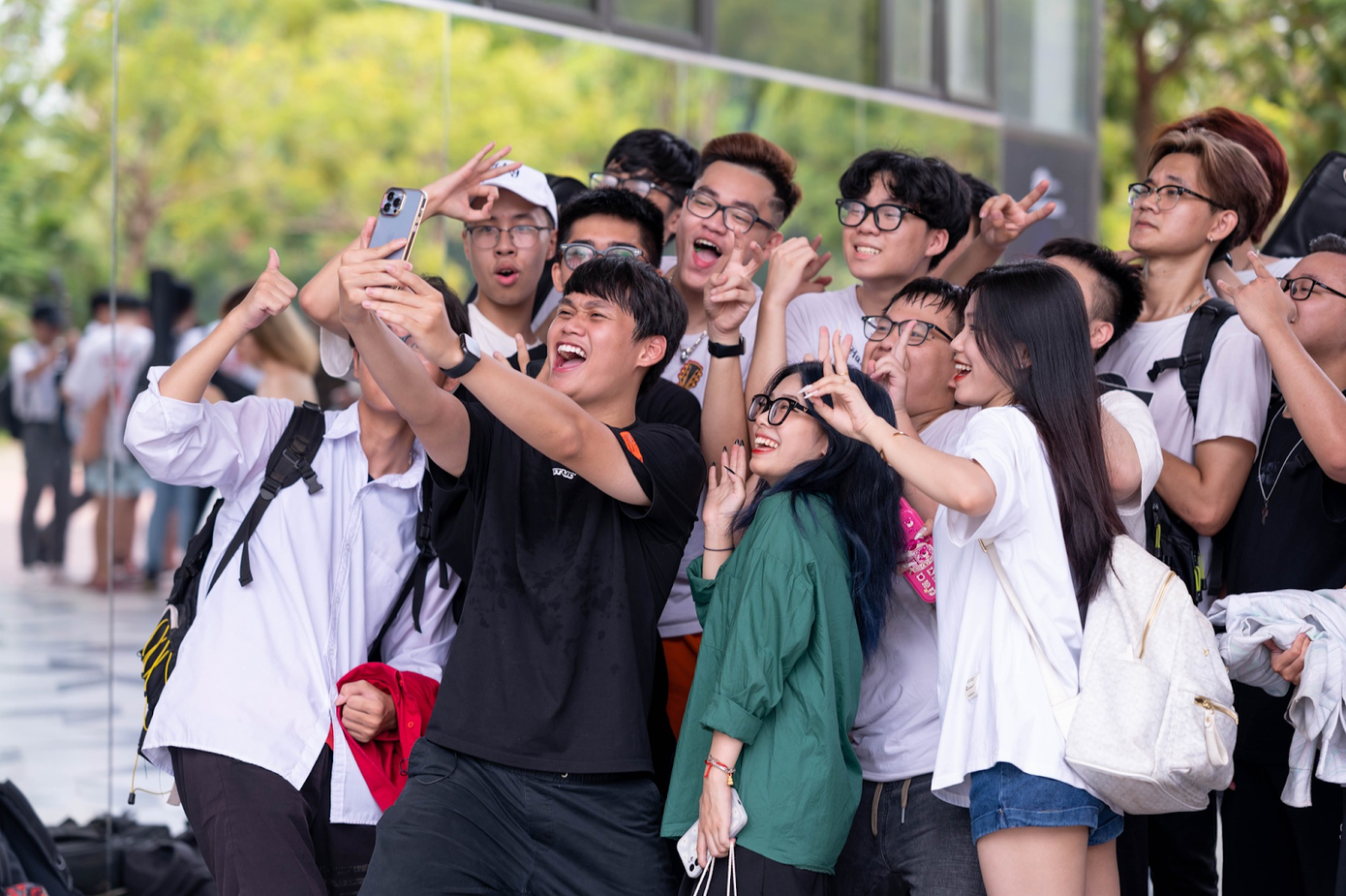 Duy Thẩm được đông đảo các bạn khán giả trẻ nhớ tới vì tính cách hài hước, dí dỏm khi lên hình.