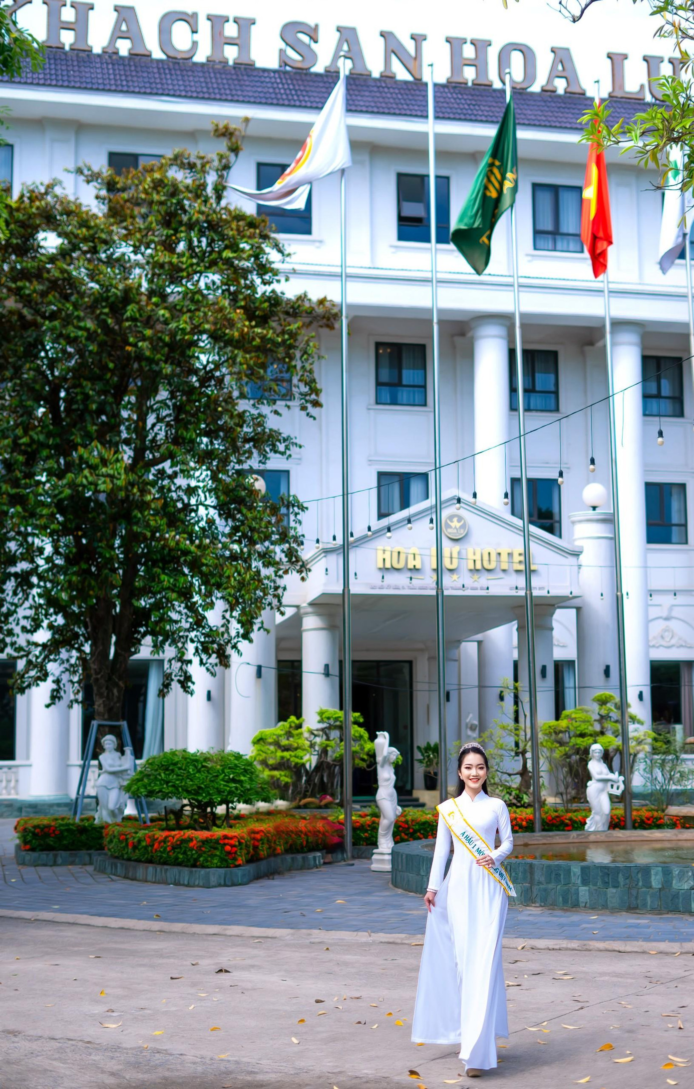 Ý thức được môi trường của chúng ta đang ngày càng ô nhiễm nghiêm trọng, Hải Yến mong muốn góp sức, lan tỏa tình yêu và những thông điệp tích cực về môi trường đối với xã hội. Ý thức được môi trường của chúng ta đang ngày càng ô nhiễm nghiêm trọng, Hải Yến mong muốn góp sức, lan tỏa tình yêu và những thông điệp tích cực về môi trường đối với xã hội.