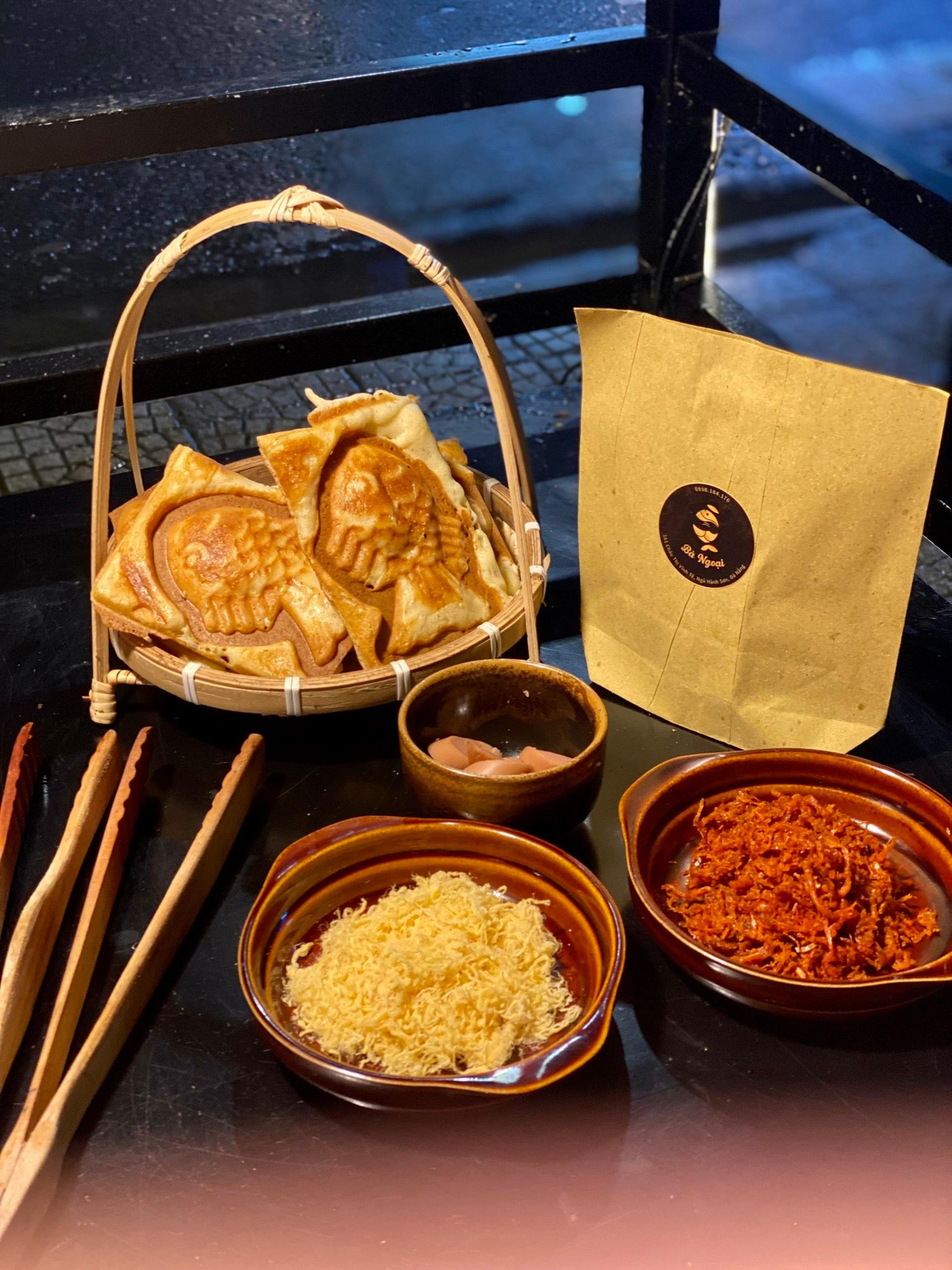 Các vật dụng được sử dụng ở tiệm đều mang dư vị của hương đồng gió nội.