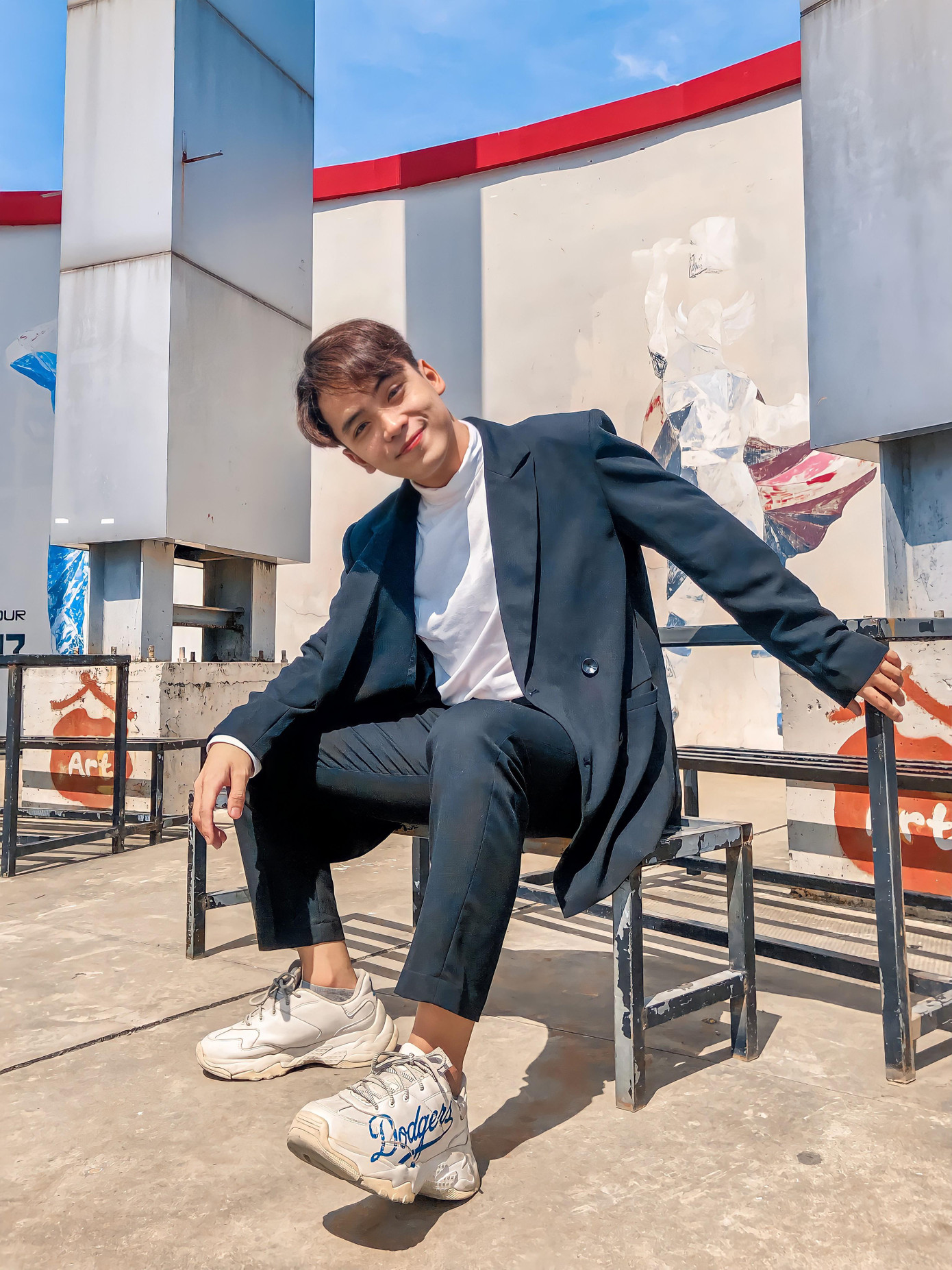 Khi là một sinh viên, Hữu Nghĩa đã phát hiện ra tài năng của mình với công việc trên nền tảng TikTok. Khi là một sinh viên, Hữu Nghĩa đã phát hiện ra tài năng của mình với công việc trên nền tảng TikTok.