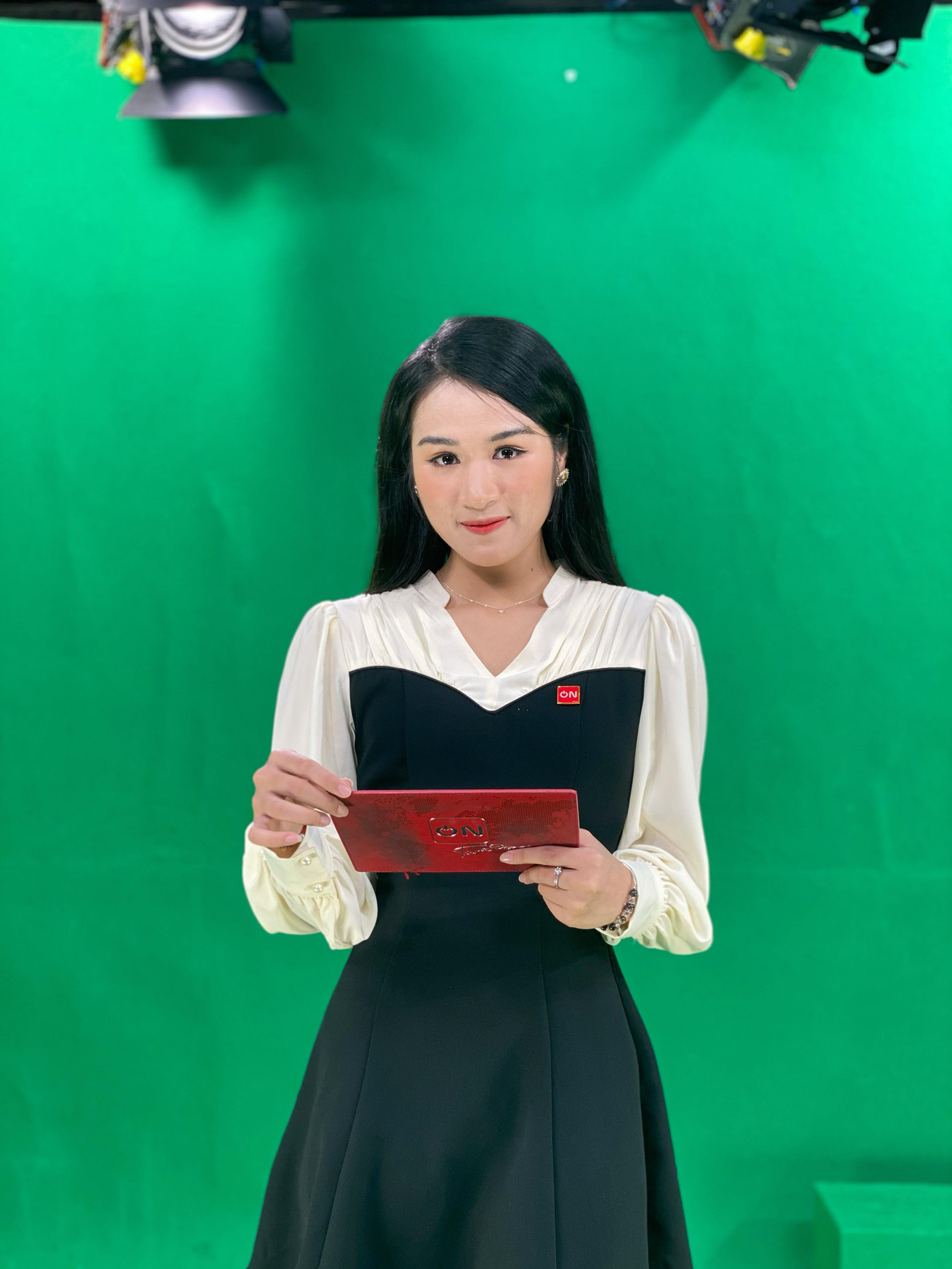 “Hãy cố gắng trở thành phiên bản tốt nhất của bản thân khi là người sống có mục tiêu, ý chí và sự quyết tâm, không bao giờ chịu bỏ cuộc.”