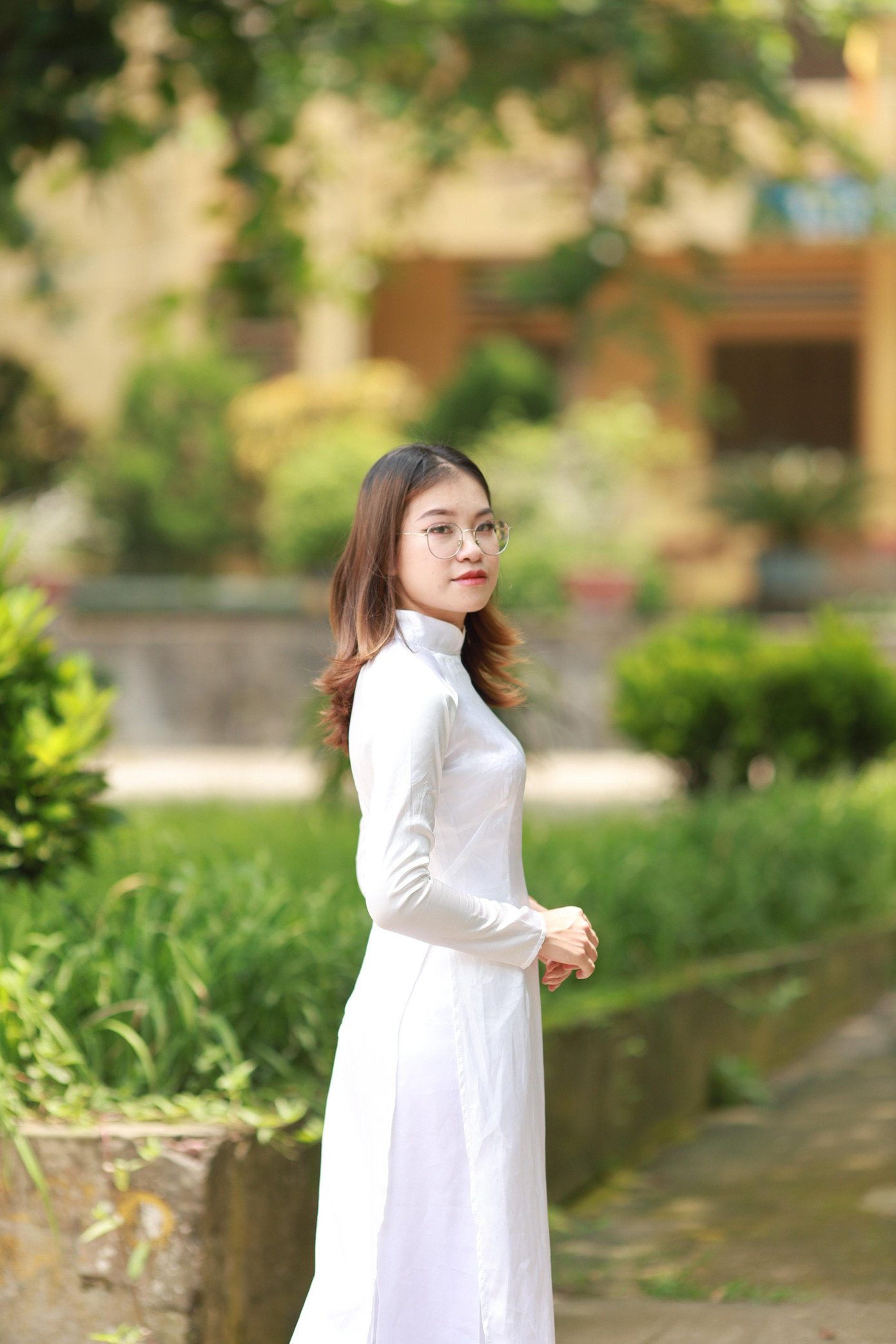 Khánh Linh nhiều lần cảm thấy nuối tiếc khi không thể giao tiếp bằng Tiếng Anh. Khánh Linh nhiều lần cảm thấy nuối tiếc khi không thể giao tiếp bằng Tiếng Anh.