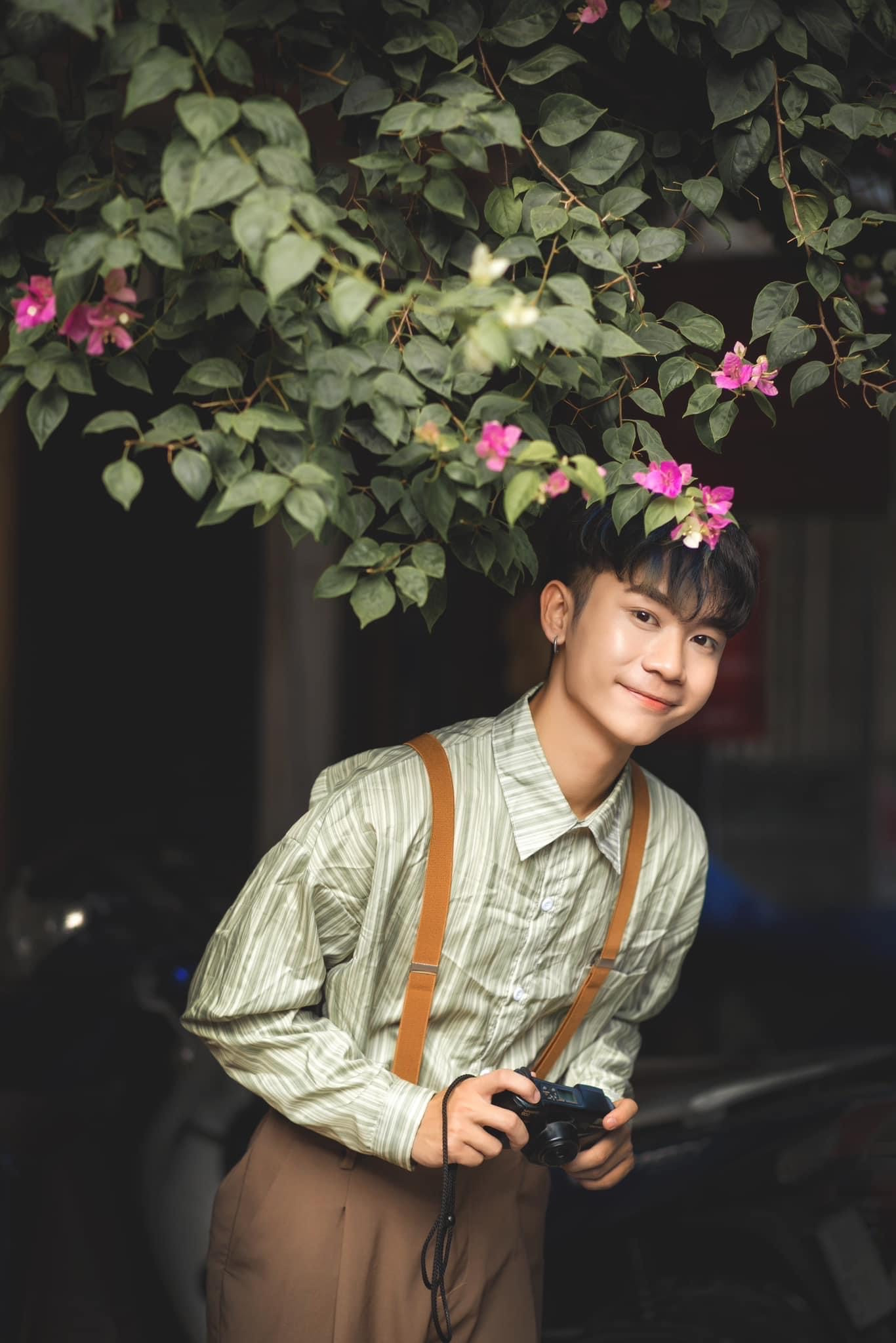 Văn Toán tin rằng, chỉ cần luôn luôn cháy hết mình với đam mê, kiên trì theo đuổi đến cùng thì mọi nỗ lực, cố gắng đều sẽ được đền đáp. Văn Toán tin rằng, chỉ cần luôn luôn cháy hết mình với đam mê, kiên trì theo đuổi đến cùng thì mọi nỗ lực, cố gắng đều sẽ được đền đáp.