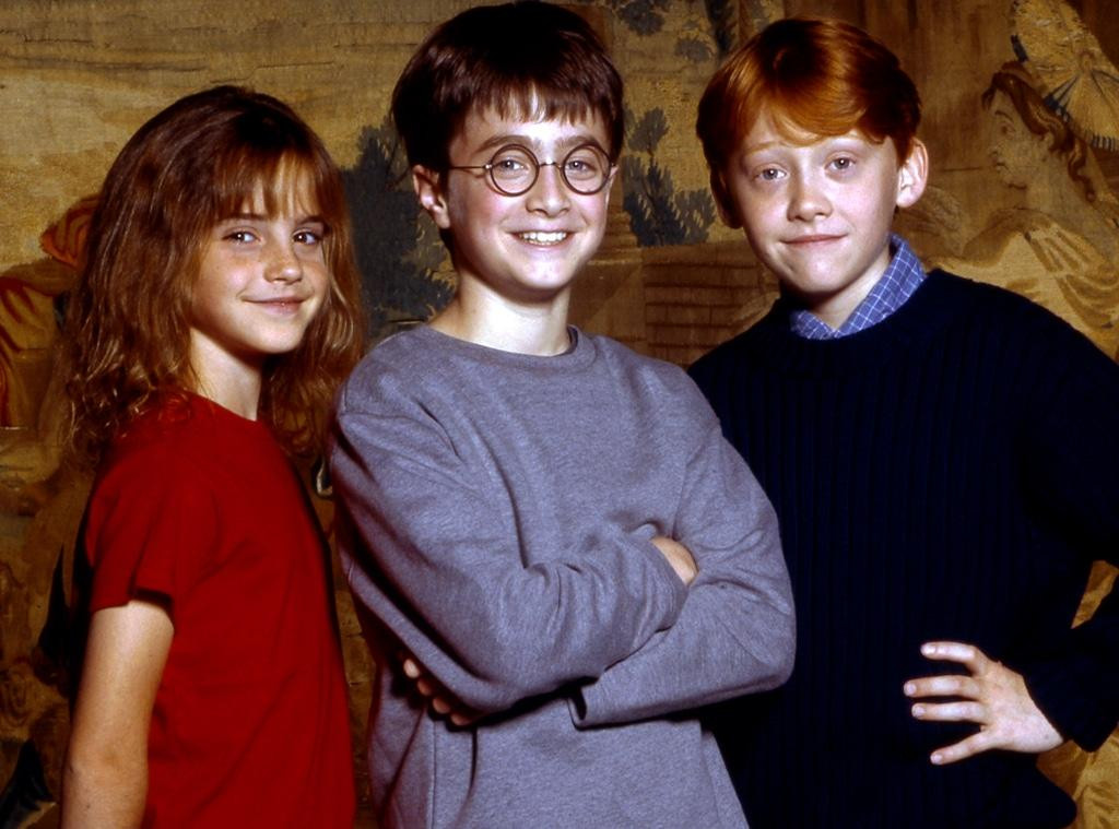 'Harry Potter' cùng bộ ba Hermione, Harry, Ron là tuổi thơ và kỷ niệm của nhiều người 'Harry Potter' cùng bộ ba Hermione, Harry, Ron là tuổi thơ và kỷ niệm của nhiều người