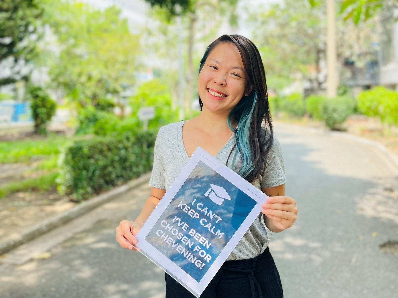 Cựu sinh viên ngành Thiết kế Truyền thông đa phương tiện, sinh viên nhận học bổng Chắp cánh ước mơ Nguyễn Hoàng Yến đã được trao một trong các suất Học bổng Chevening năm 2022 để học Thạc sĩ về Truyền thông, Chiến lược và Thay đổi xã hội tại Đại học Westminster, Vương quốc Anh. Cựu sinh viên ngành Thiết kế Truyền thông đa phương tiện, sinh viên nhận học bổng Chắp cánh ước mơ Nguyễn Hoàng Yến đã được trao một trong các suất Học bổng Chevening năm 2022 để học Thạc sĩ về Truyền thông, Chiến lược và Thay đổi xã hội tại Đại học Westminster, Vương quốc Anh.