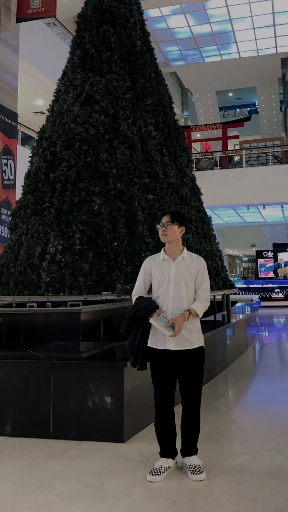 Với Văn Anh: “Nơi nào có ý chí, nơi đó có thành công”.