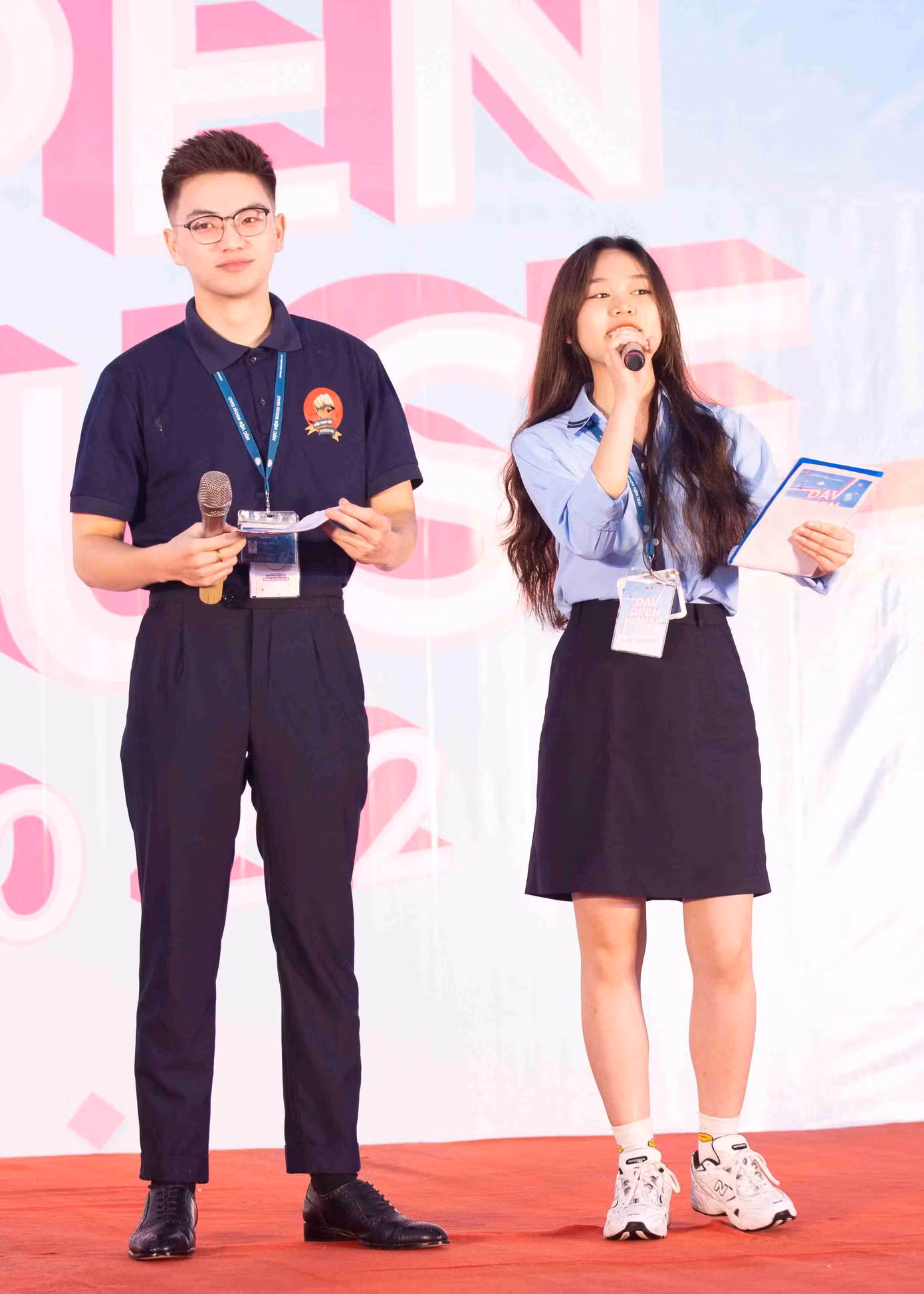 Thái Bá Minh dẫn các chương trình trong và ngoài trường.