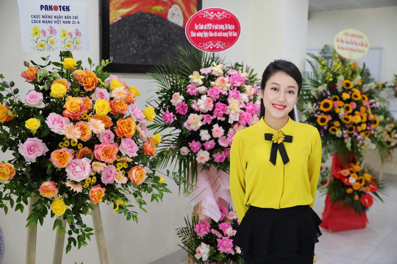 Để chính thức trở thành gương mặt mới của Ban Thời sự ANTV, cô nàng đã phải trải qua 02 vòng thi tuyển đầy thách thức, những lần luyện đọc kịch bản thâu đêm đến việc thay đổi thần thái, biểu cảm dẫn...