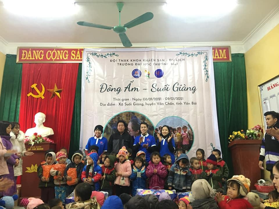 Chuyến đi tình nguyện.