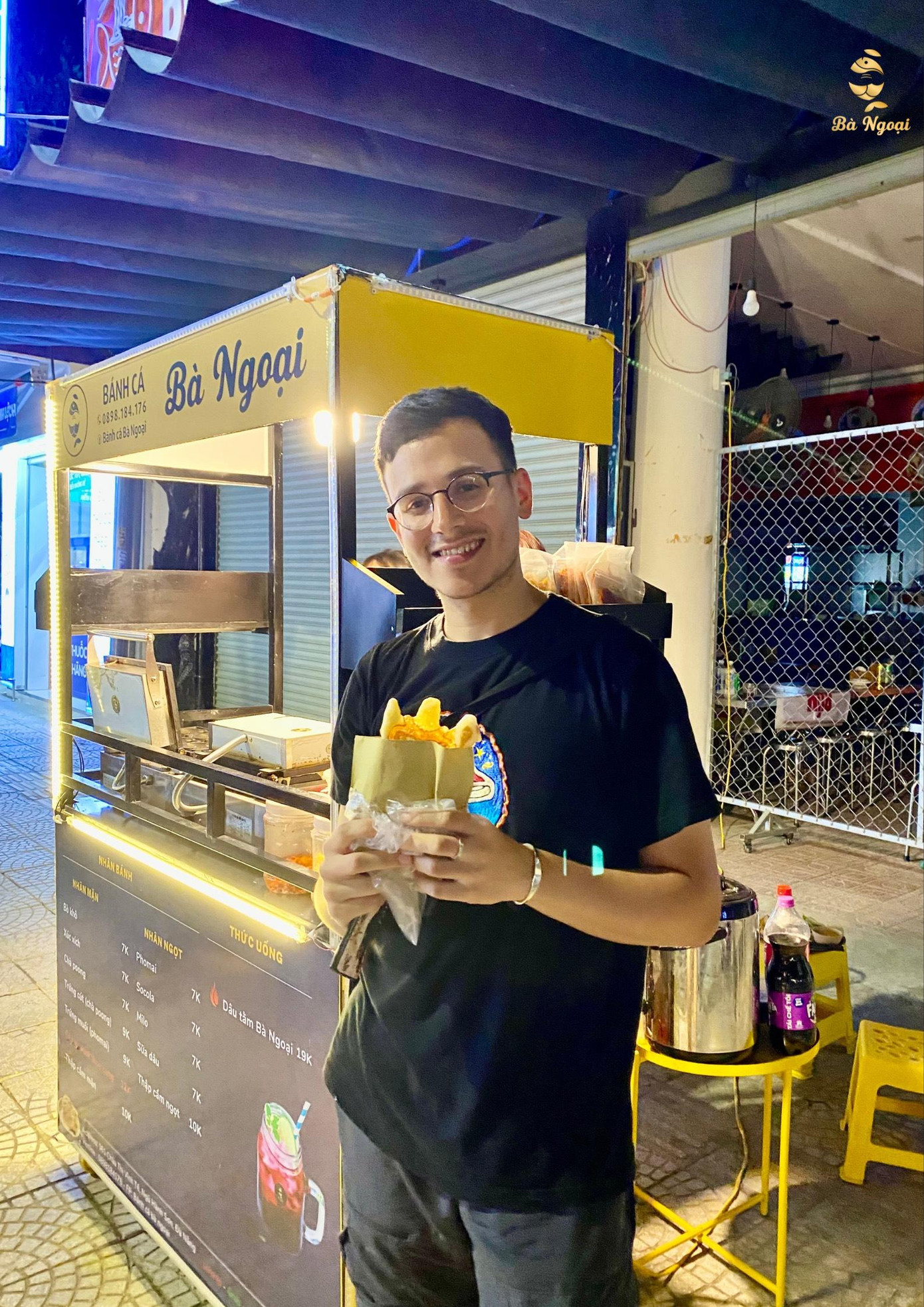 Bánh cá Bà Ngoại đang được rất nhiều học sinh, sinh viên, người dân và du khách Đà Nẵng lựa chọn để thưởng thức.