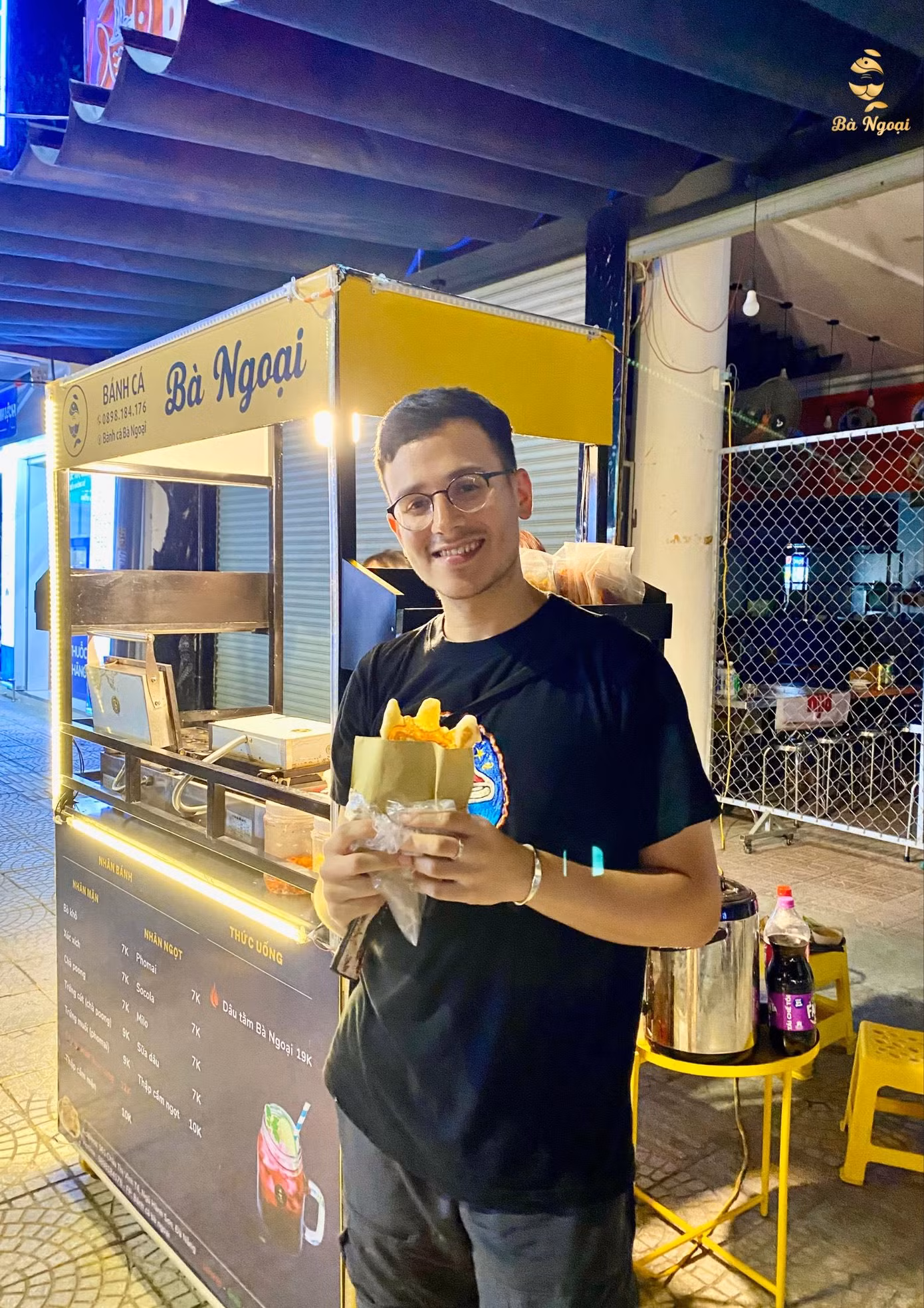 Bánh cá Bà Ngoại đang được rất nhiều học sinh, sinh viên, người dân và du khách Đà Nẵng lựa chọn để thưởng thức.