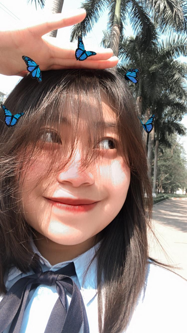 Với Khánh Linh: "Mỗi chúng ta đều là những cá thể riêng biệt, có những điểm mạnh riêng cùng câu chuyện riêng của mình." Với Khánh Linh: "Mỗi chúng ta đều là những cá thể riêng biệt, có những điểm mạnh riêng cùng câu chuyện riêng của mình."