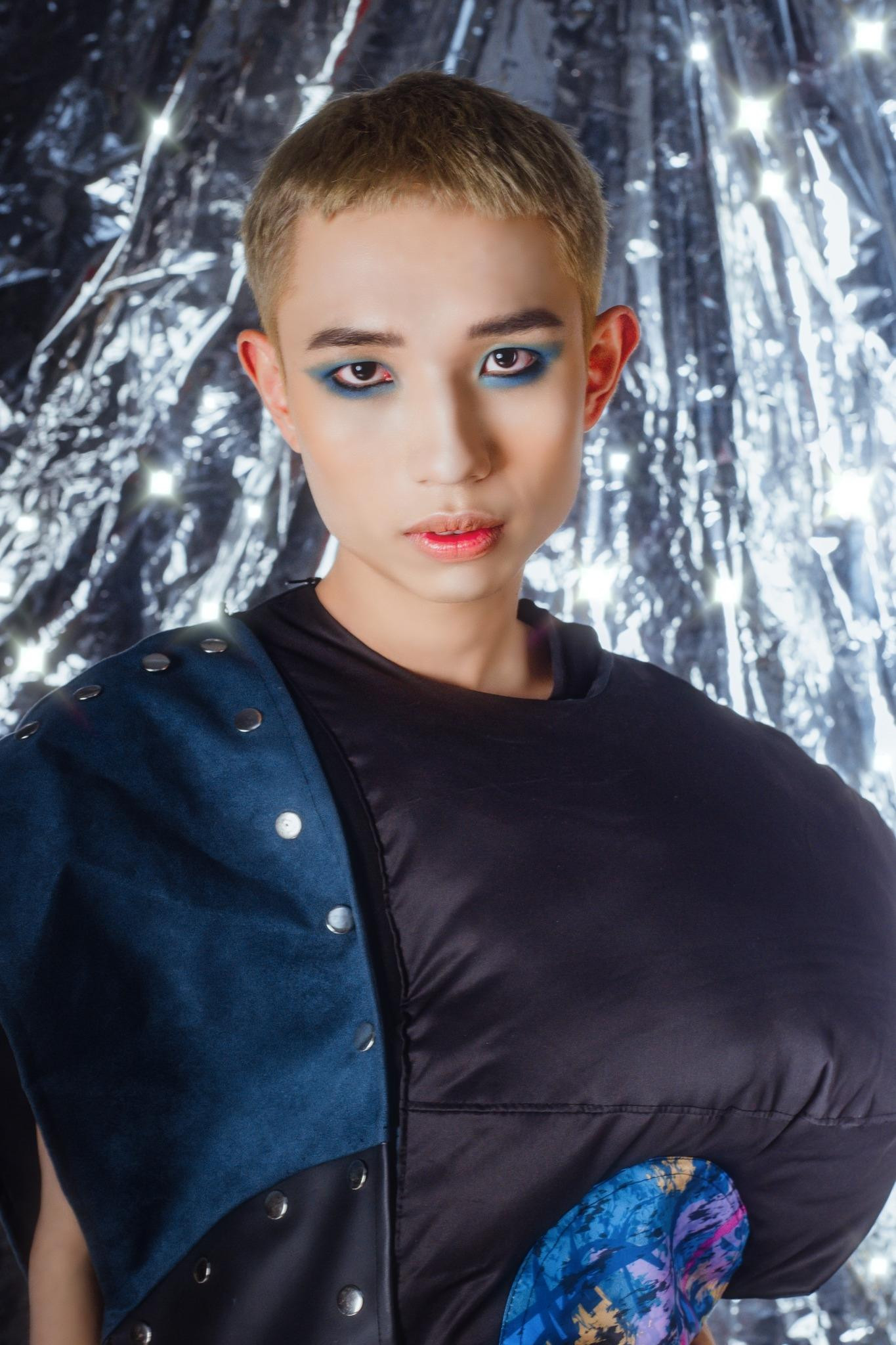 Trần Quang Huy sinh năm 1997, hiện là người mẫu tự do. Trần Quang Huy sinh năm 1997, hiện là người mẫu tự do.