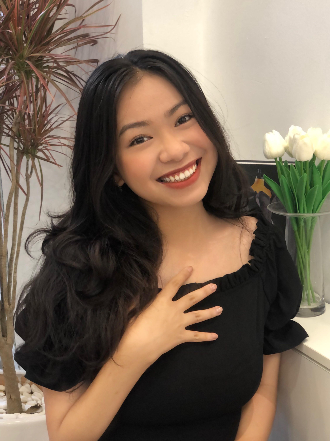 Hương Trang hiện là sinh viên năm 2 chuyên ngành Quản trị Tài nguyên Di sản. Hương Trang hiện là sinh viên năm 2 chuyên ngành Quản trị Tài nguyên Di sản.