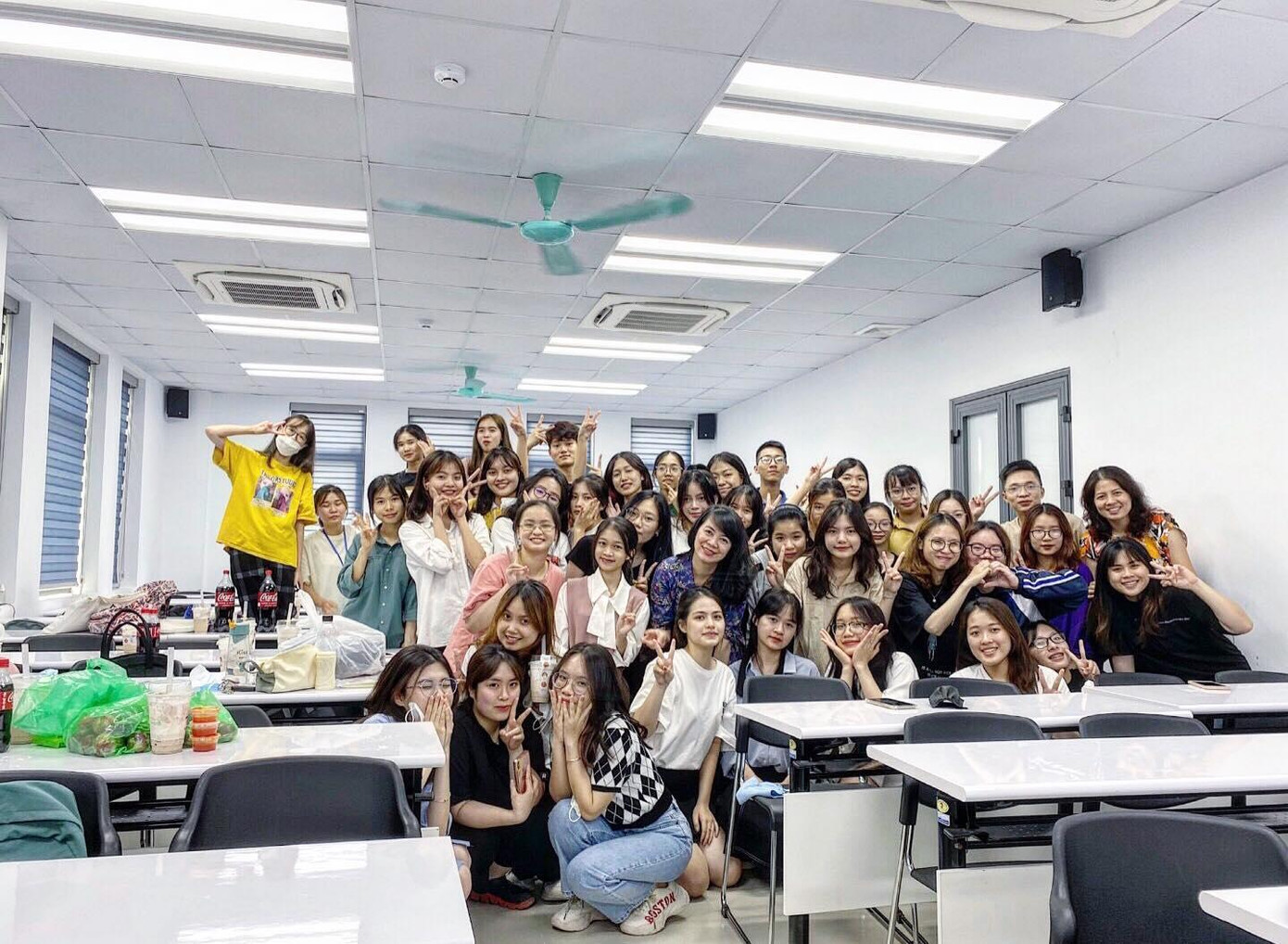 Tập thể lớp Di sản. Tập thể lớp Di sản.