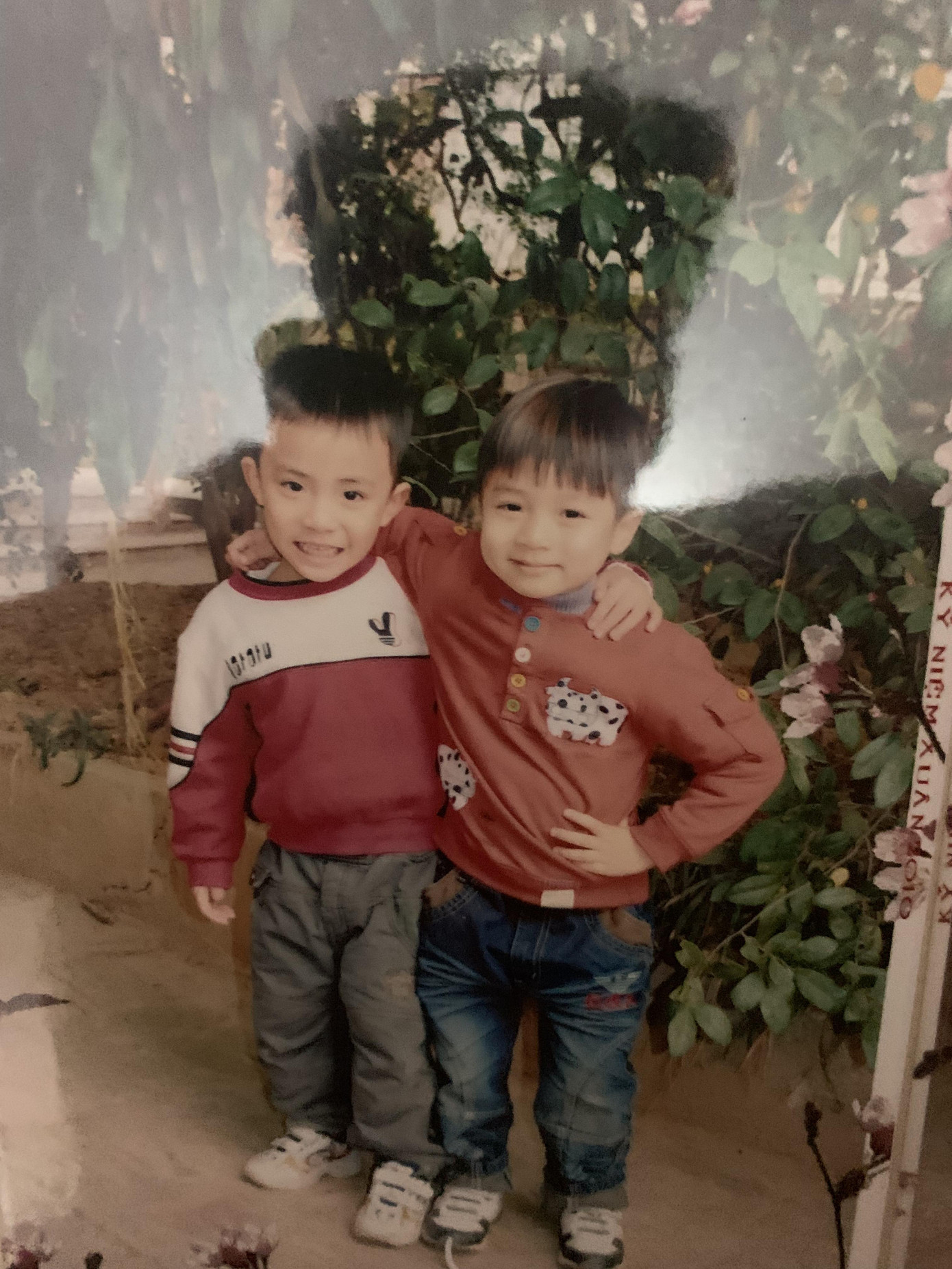 Một số hình ảnh thuở nhỏ của Văn Hải. Một số hình ảnh thuở nhỏ của Văn Hải.