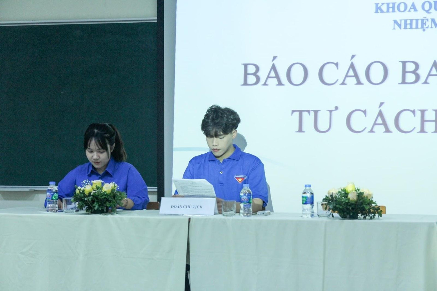 Bách chủ trì Đại hội Liên chi đoàn Quan hệ quốc tế với tư cách Bí thư. Bách chủ trì Đại hội Liên chi đoàn Quan hệ quốc tế với tư cách Bí thư.