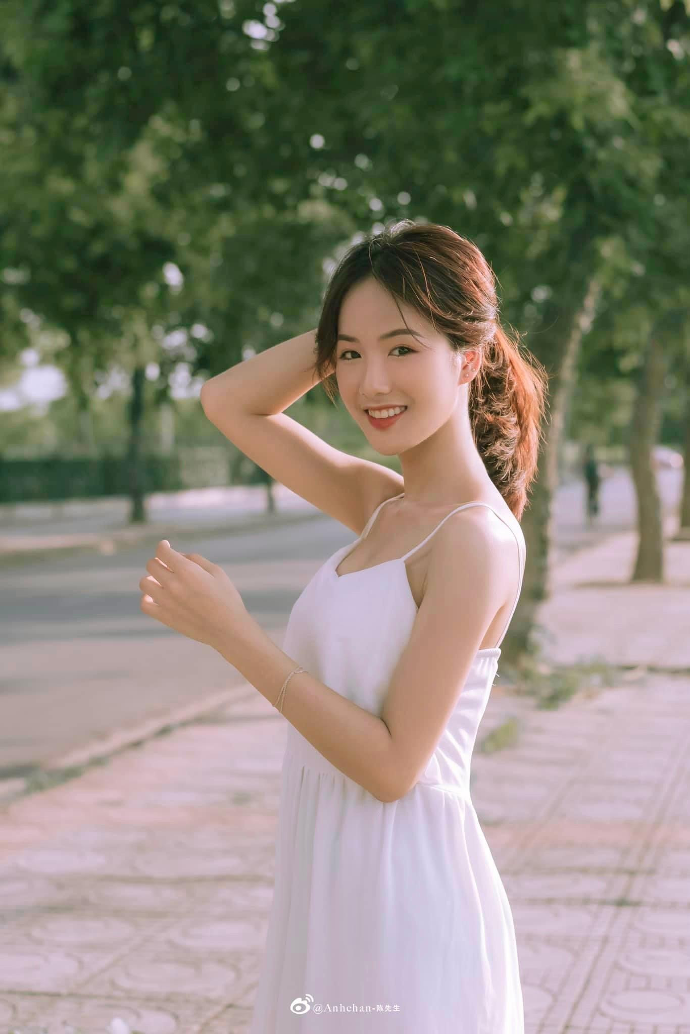 Cô nàng khiến nhiều người "xao xuyến" bởi nét đẹp thanh tú.