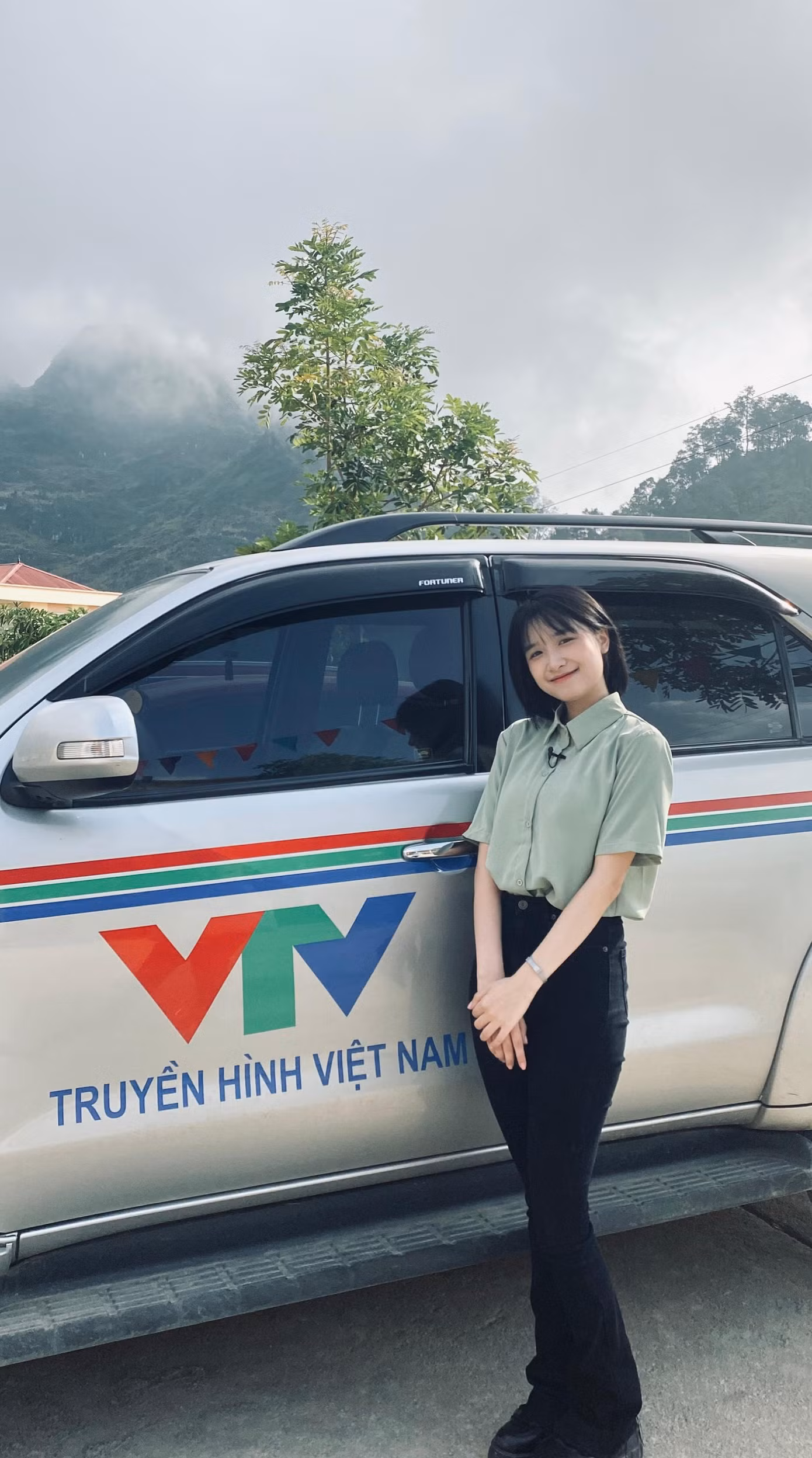 Cứ như vậy, công việc này từ “yêu thích” đã lớn thành “đam mê”, đam mê đến mức nếu mình có phải dẫn 1 chương trình vài tiếng đồng hồ, phải nói đến cháy họng thì mình vẫn cảm thấy hạnh phúc vô cùng.