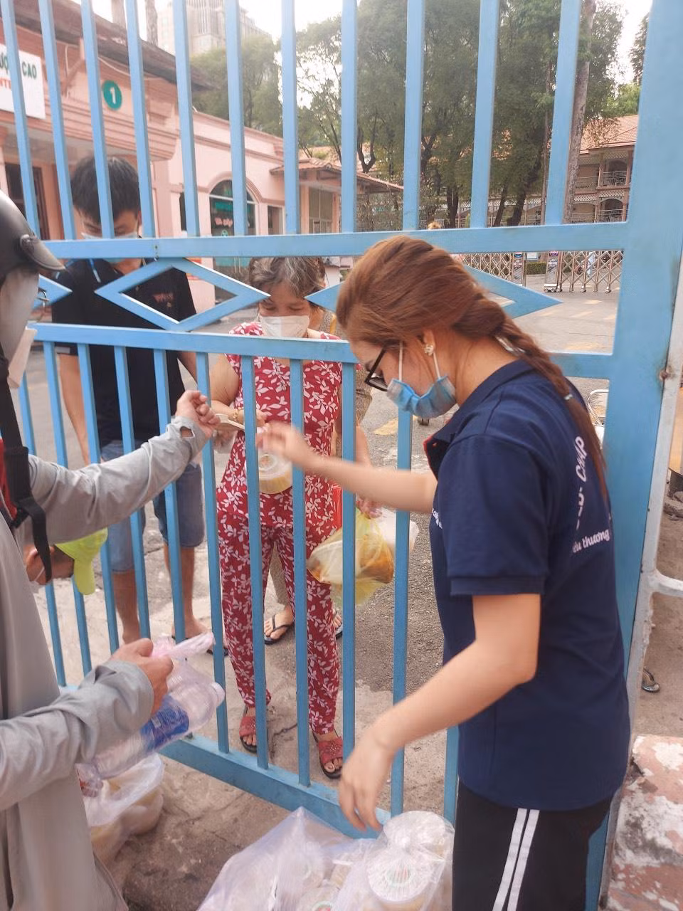 Hình ảnh đầy nhiệt huyết của thiếu nữ Bến Tre. Hình ảnh đầy nhiệt huyết của thiếu nữ Bến Tre.