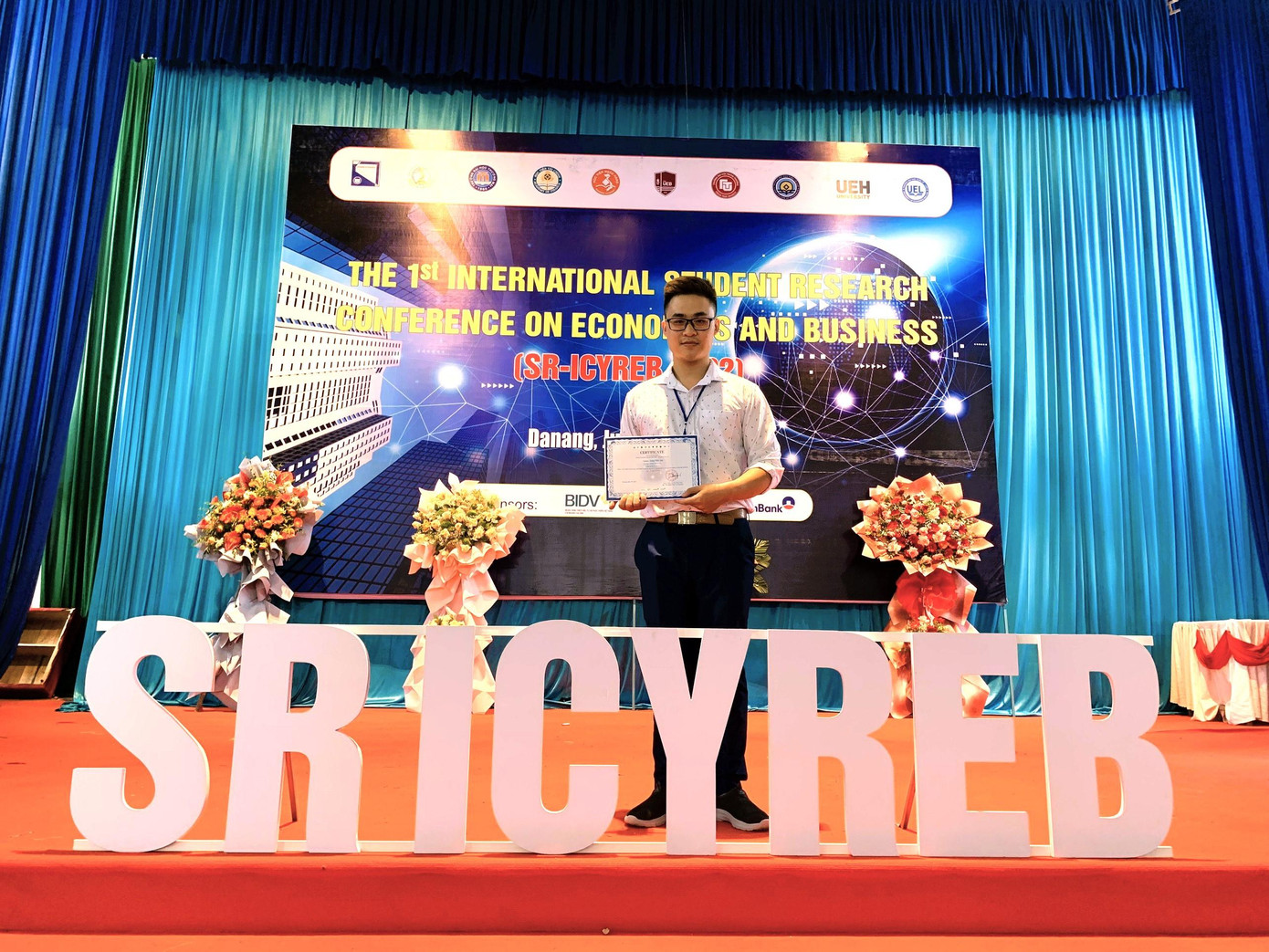 Việt Anh tham gia hội thảo quốc tế 2022, tại Đà Nẵng. Việt Anh tham gia hội thảo quốc tế 2022, tại Đà Nẵng.