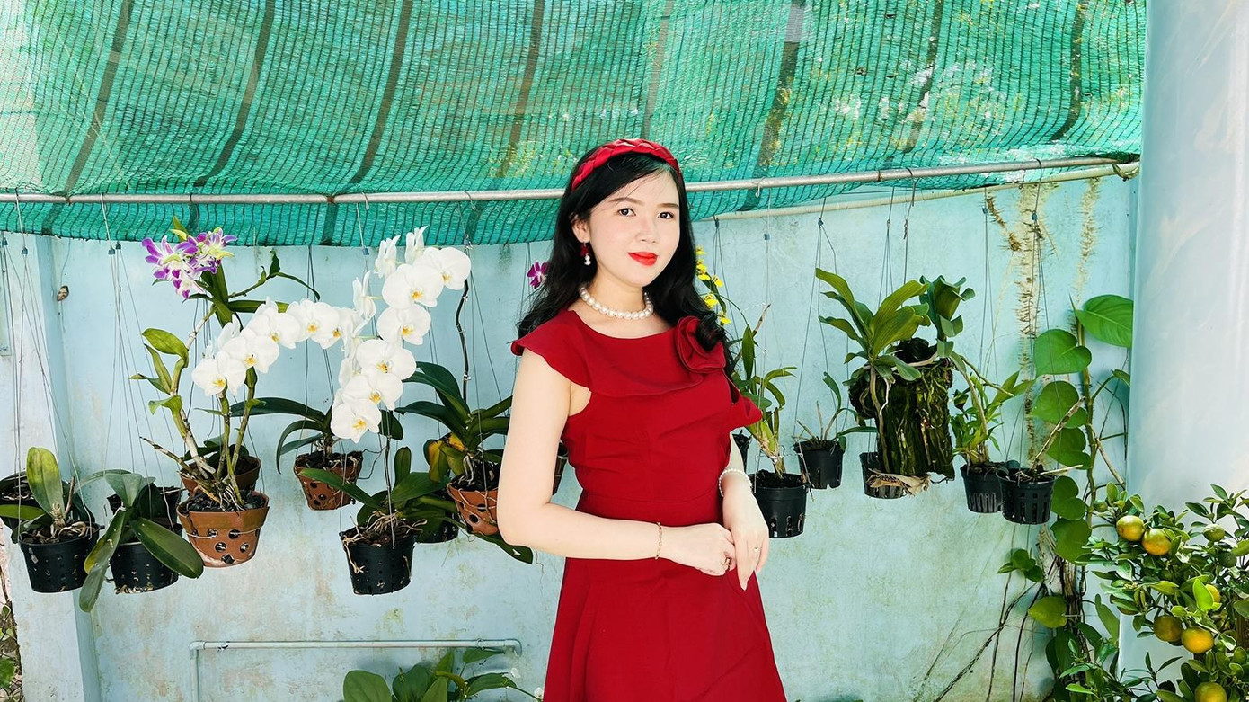 Thiên Ngọc sinh ra và lớn lên tại quận Ninh Kiều, TP. Cần Thơ. Thiên Ngọc sinh ra và lớn lên tại quận Ninh Kiều, TP. Cần Thơ.